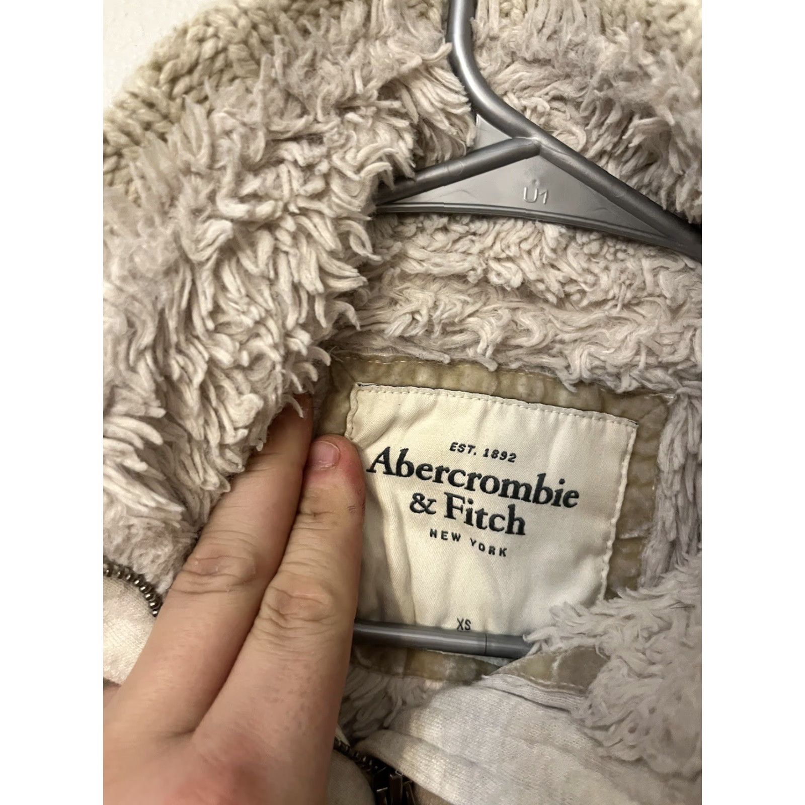 Abercrombie & Fitch Abercrombie & Fitch Plaid Jacket Cream Toggle Faux Fur Collar XS Beige Women Vintage 90s Basic Jacket Size XS / US 0-2 / IT 36-38 - 3 Thumbnail