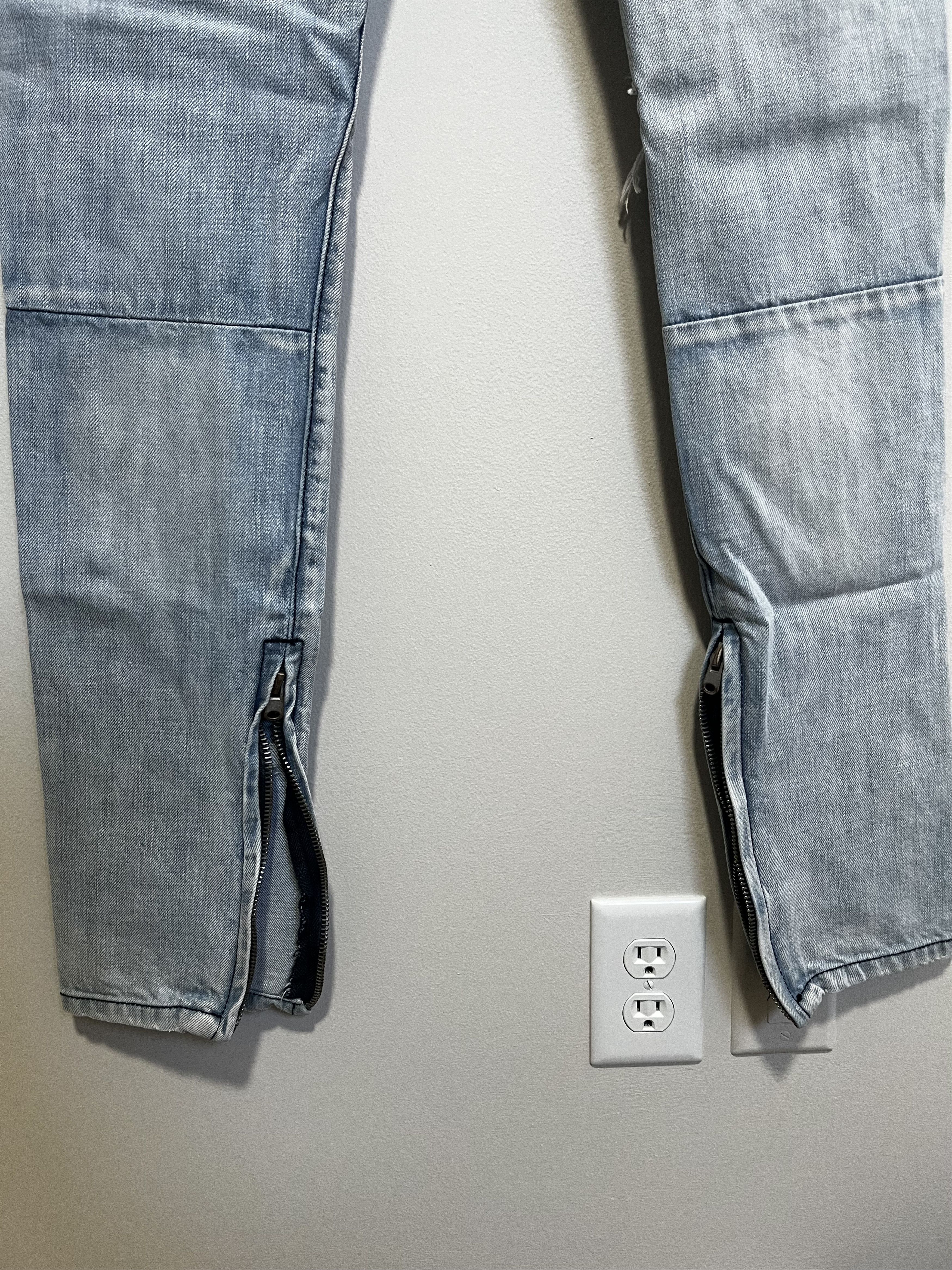 MNML MNML Blue Distressed Denim W/ Zippers Size 30 Size US 30 / EU 46 - 2 Thumbnail