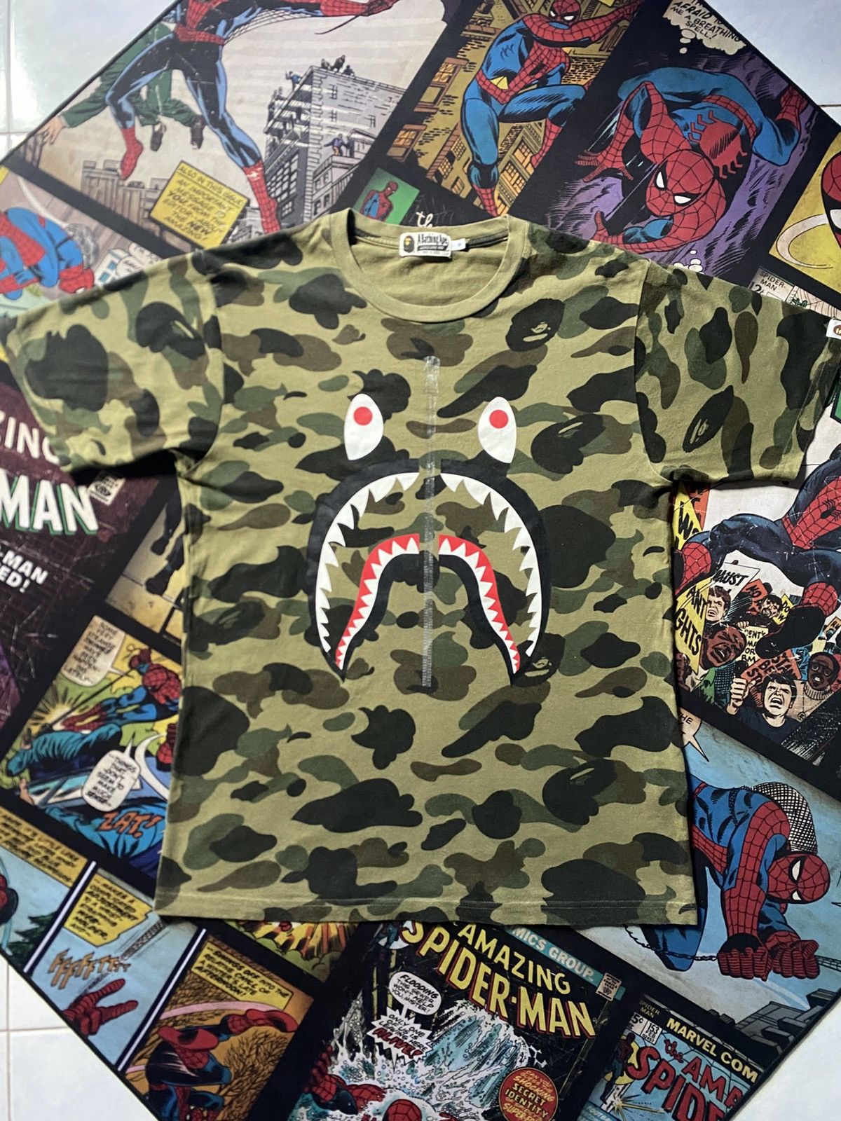 Bape 1st Camo Shark Tee Size US M / EU 48-50 / 2 - 1 Thumbnail