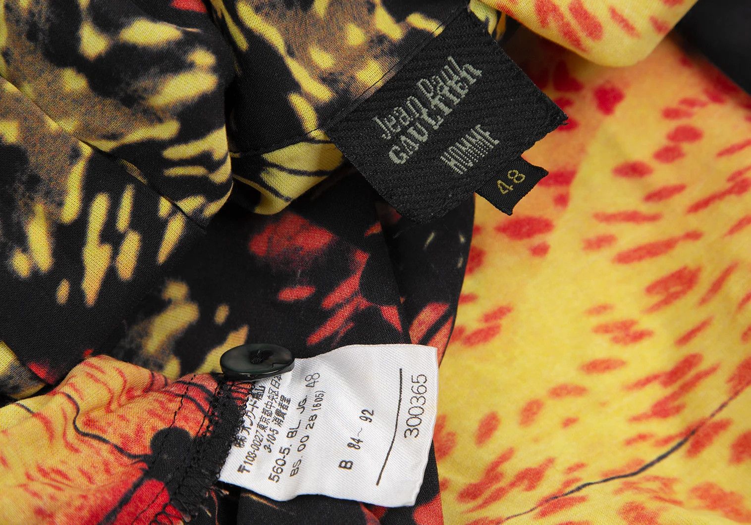 Jean Paul Gaultier Rayon Butterfly Graphic Shirt in Black Yellow Red Size US M / EU 48-50 / 2 - 15 Thumbnail
