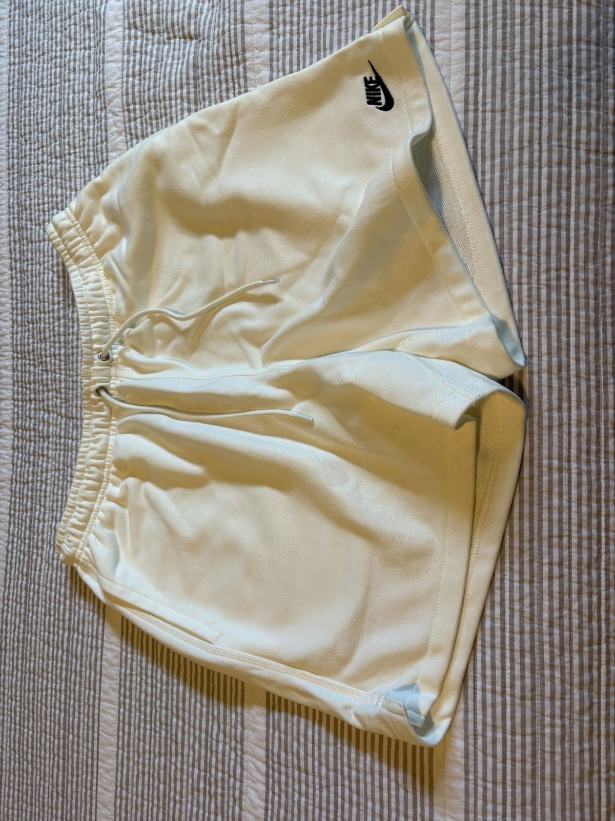 Nike ⚪️ White Nike Shorts - size M Size US 32 / EU 48 - 1 Preview