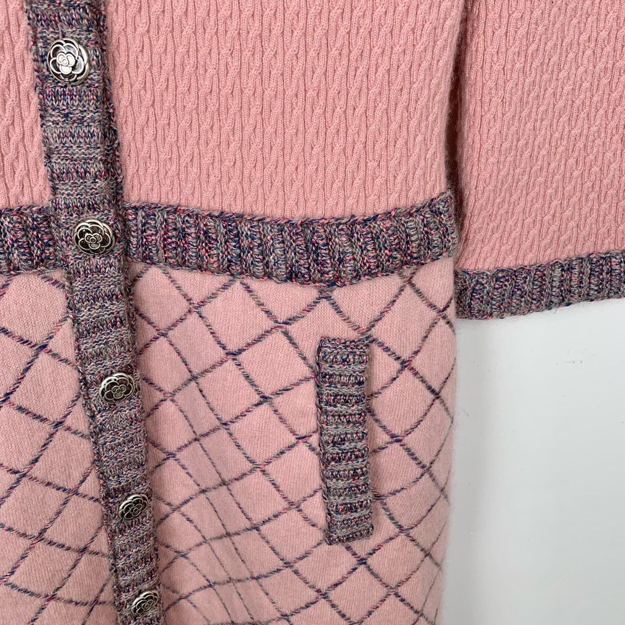 Chanel Chanel V-neck Pink Cashmere Silk Blend Knitted Dress K26WX Size S / US 4 / IT 40 - 4 Thumbnail