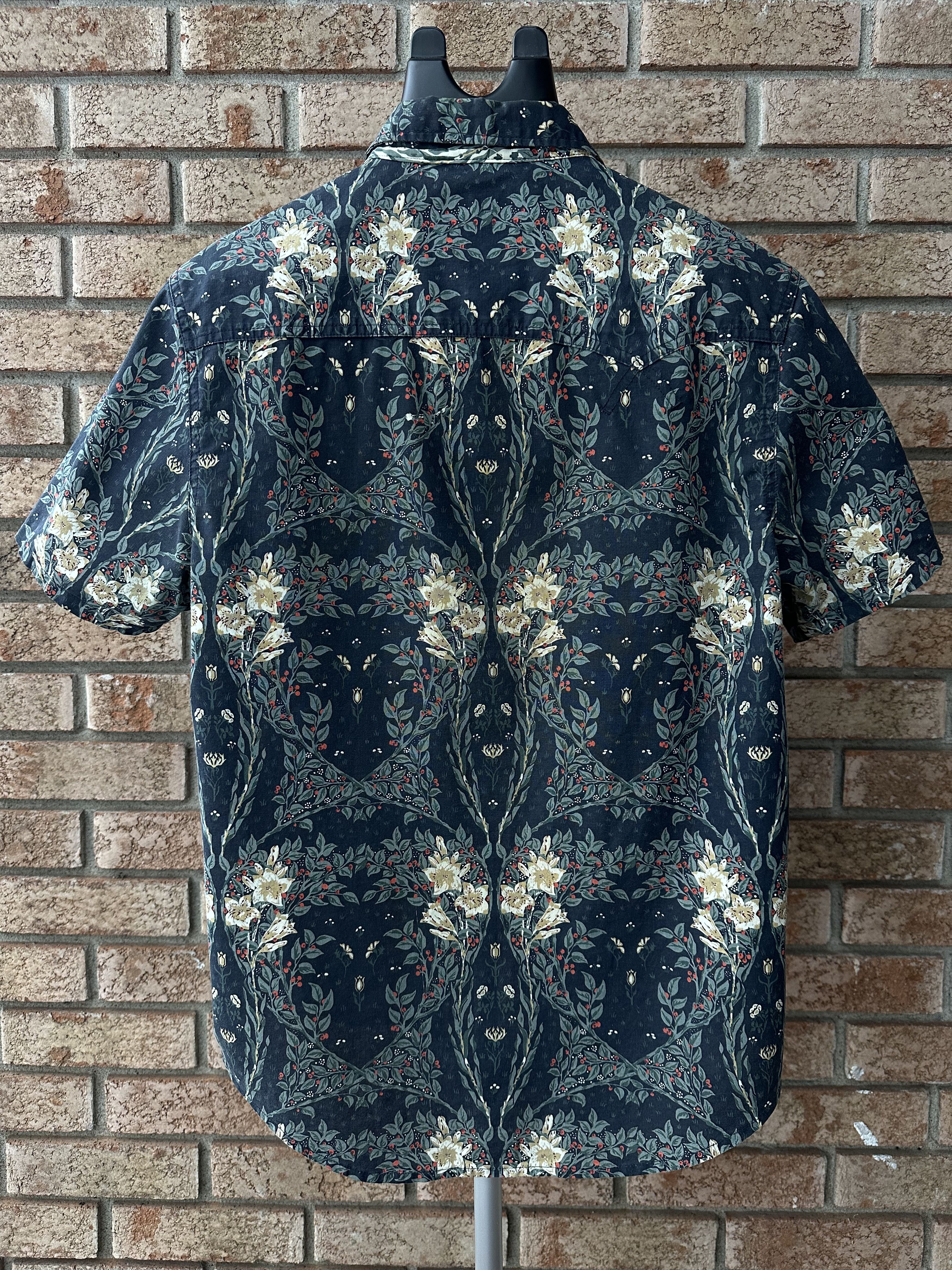 10 Deep Cherry Blossom Shirt Size US S / EU 44-46 / 1 - 5 Thumbnail