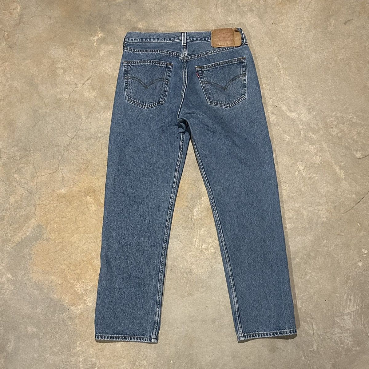Levi's × Vintage Essential Vintage 90s Levi’s 501 Medium Wash Jeans Size US 31 - 1 Thumbnail