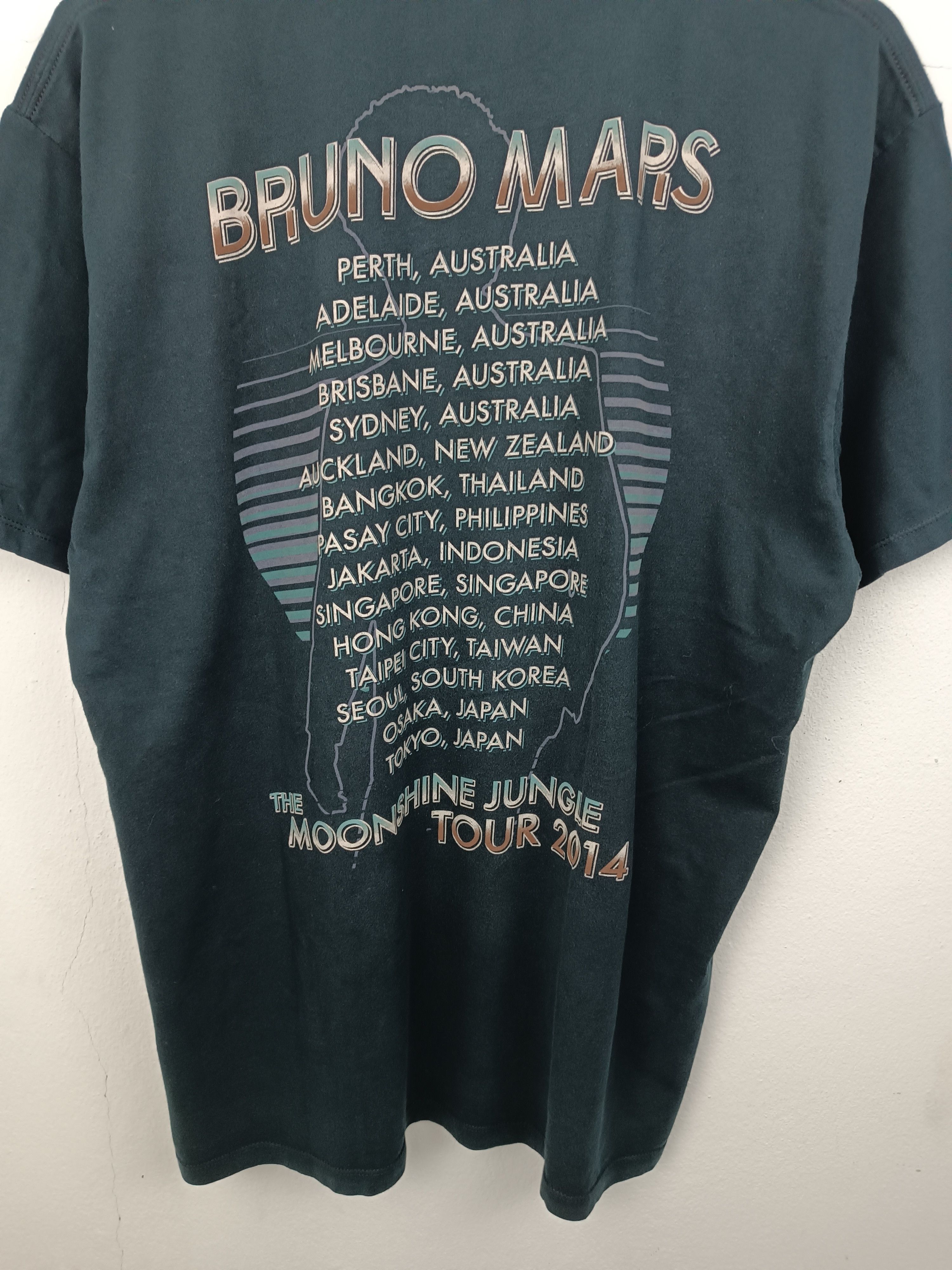 Rap Tees VINTAGE 2014 BRUNO MARS MOONSHINE JUNGLE drake beyonce Size US XL / EU 56 / 4 - 16 Thumbnail