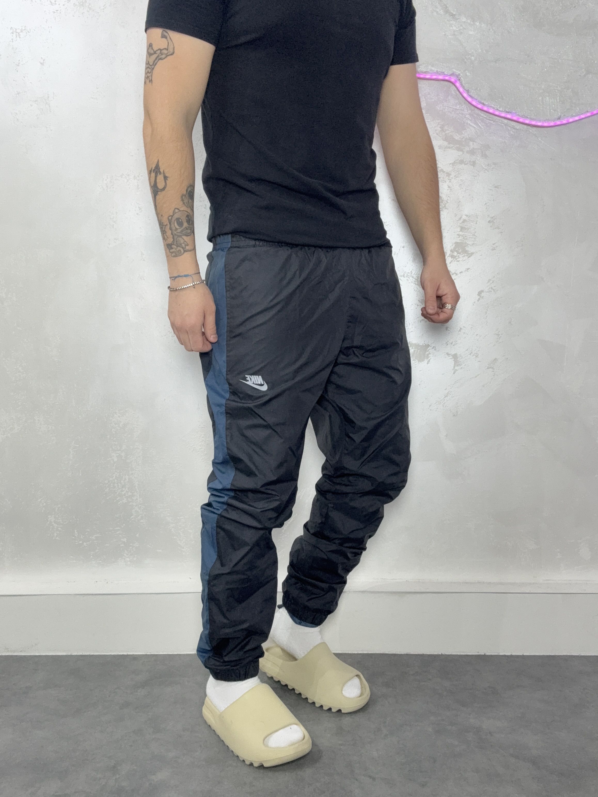 Nike Vintage Nike Windbreaker Track Pants Black/Blue Size US 32 / EU 48 - 1 Thumbnail