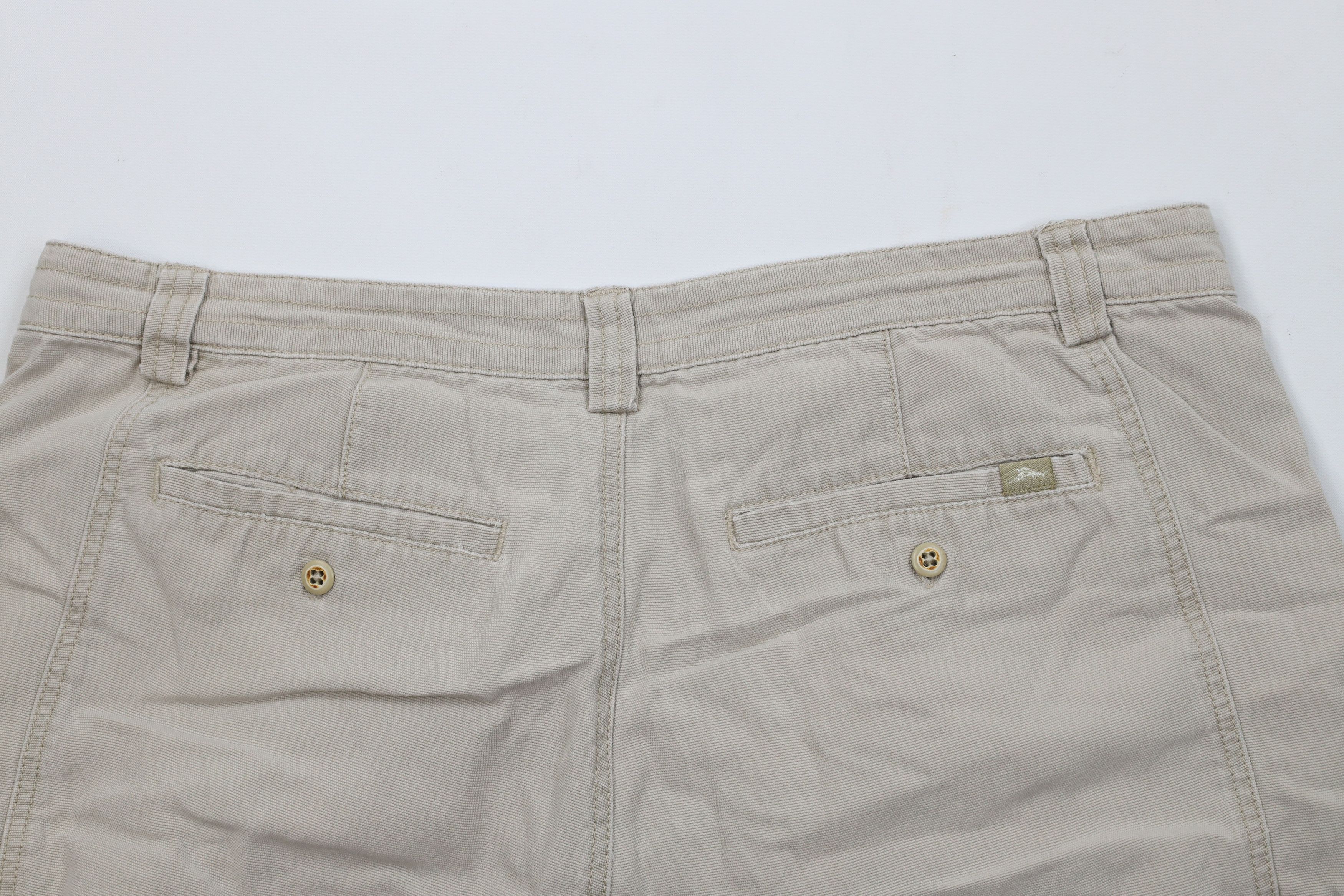Tommy Bahama Vintage Tommy Bahama Relax Above Knee Cargo Shorts Beige Size US 38 / EU 54 - 11 Thumbnail