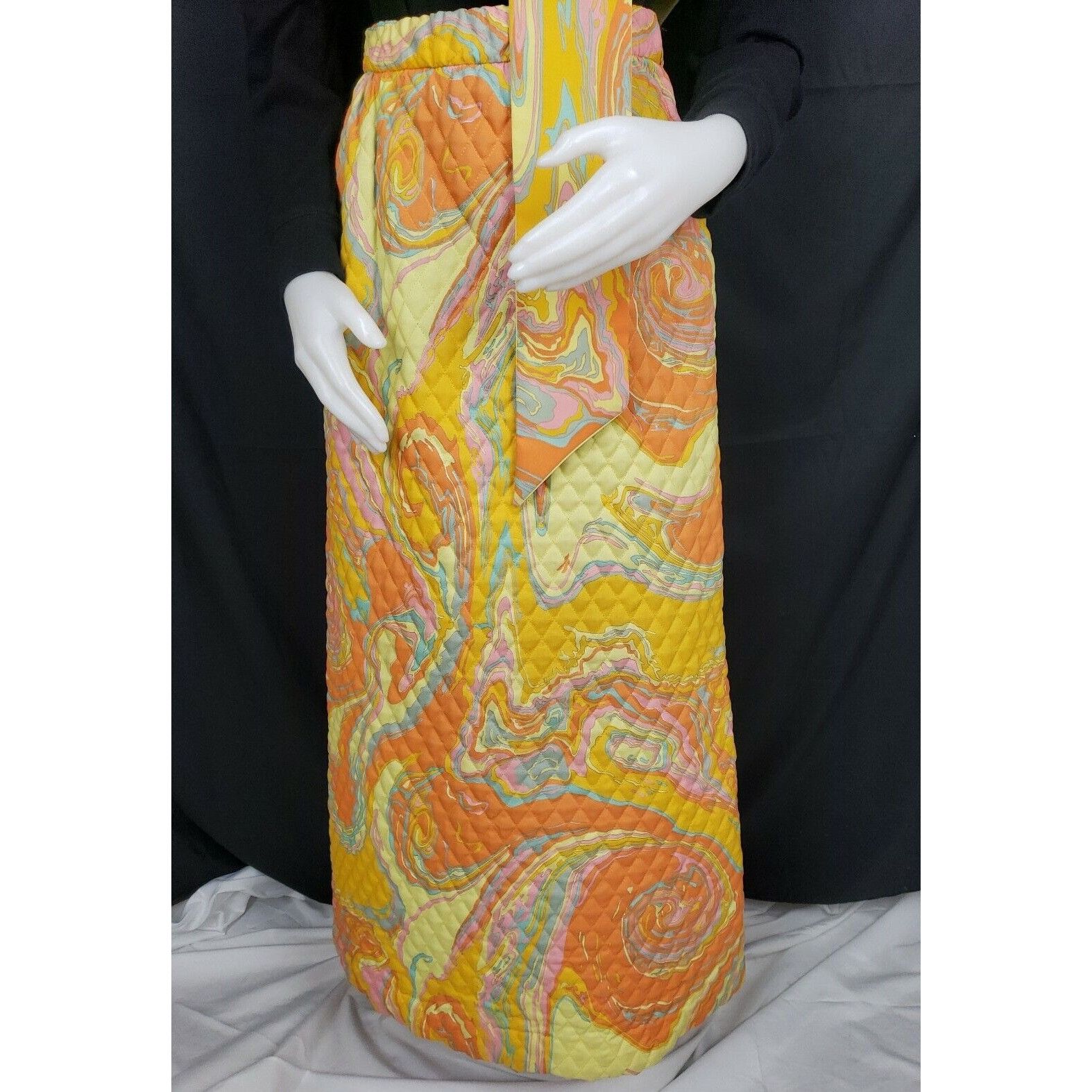Vintage 70s Bold Orange Oil Slick Quilted Maxi Skirt Sz 10 Park East Size 27" / US 4 / IT 40 - 4 Thumbnail