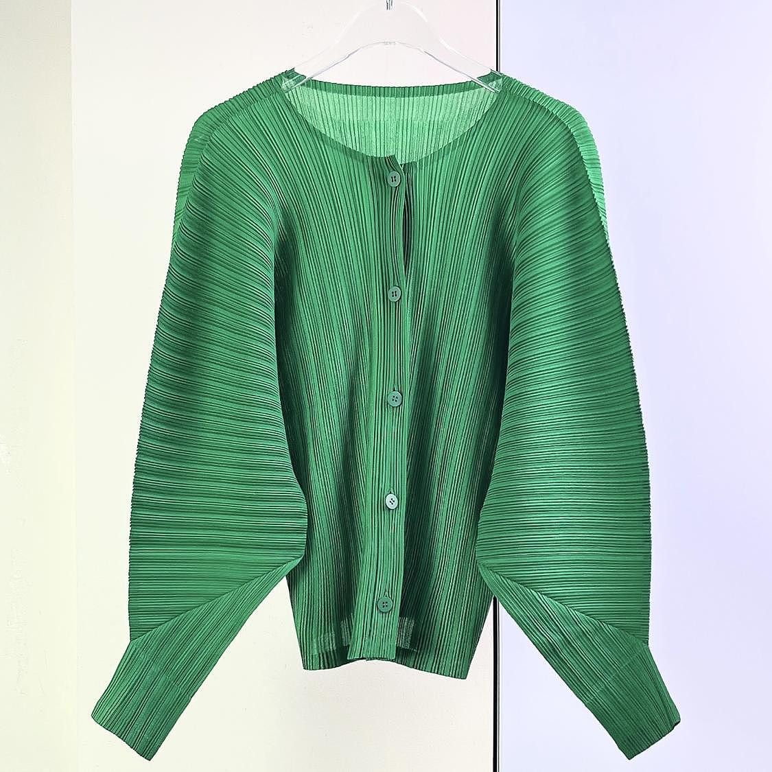 Pleats Please Issey Miyake PLEATS PLEASE ISSEY MIYAKE Pleated Button Up Cardigan Size 3 Size M / US 6-8 / IT 42-44 - 1 Thumbnail