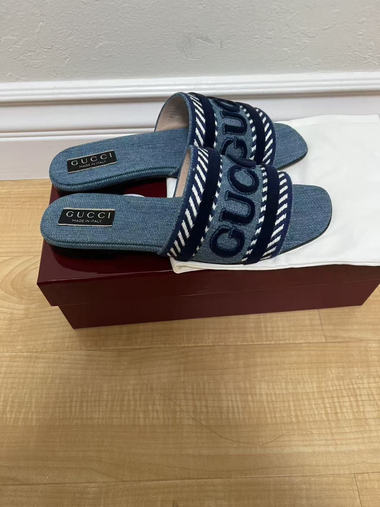 Gucci Gucci Women's Logo Denim Slide Sandals Size US 7 / IT 37 - 8 Thumbnail
