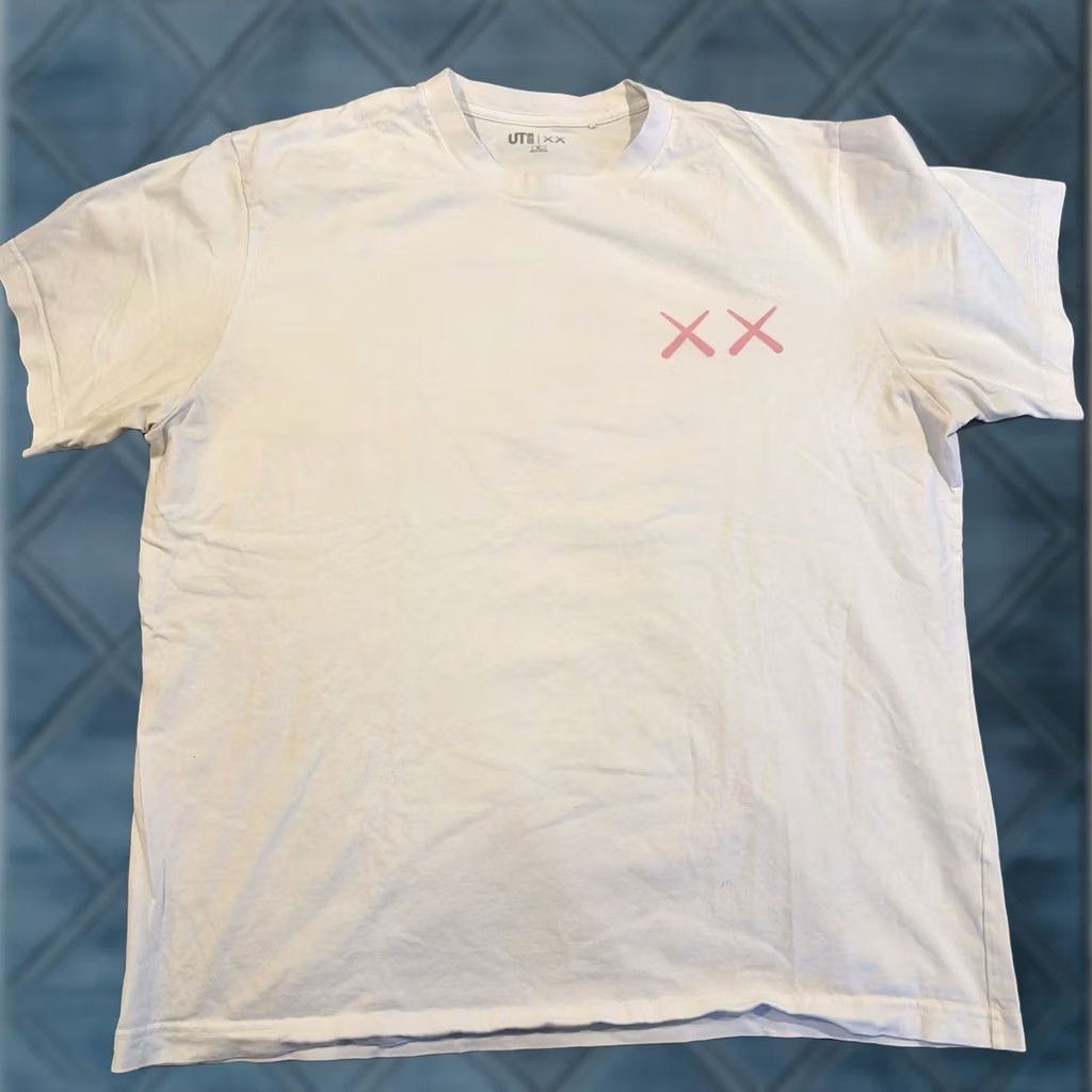 Uniqlo Uniqlo UT X KAWS - White Short Sleeve T Shirt - Men’s XL Size US XL / EU 56 / 4 - 1 Thumbnail