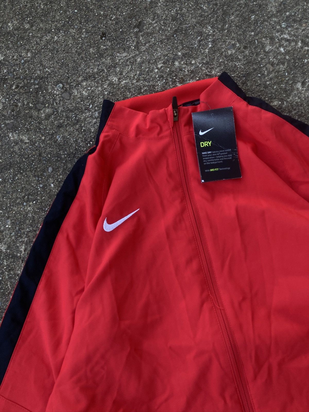 Nike × Vintage Vintage 2000s Nike trackjacket Size M / US 6-8 / IT 42-44 - 2 Thumbnail