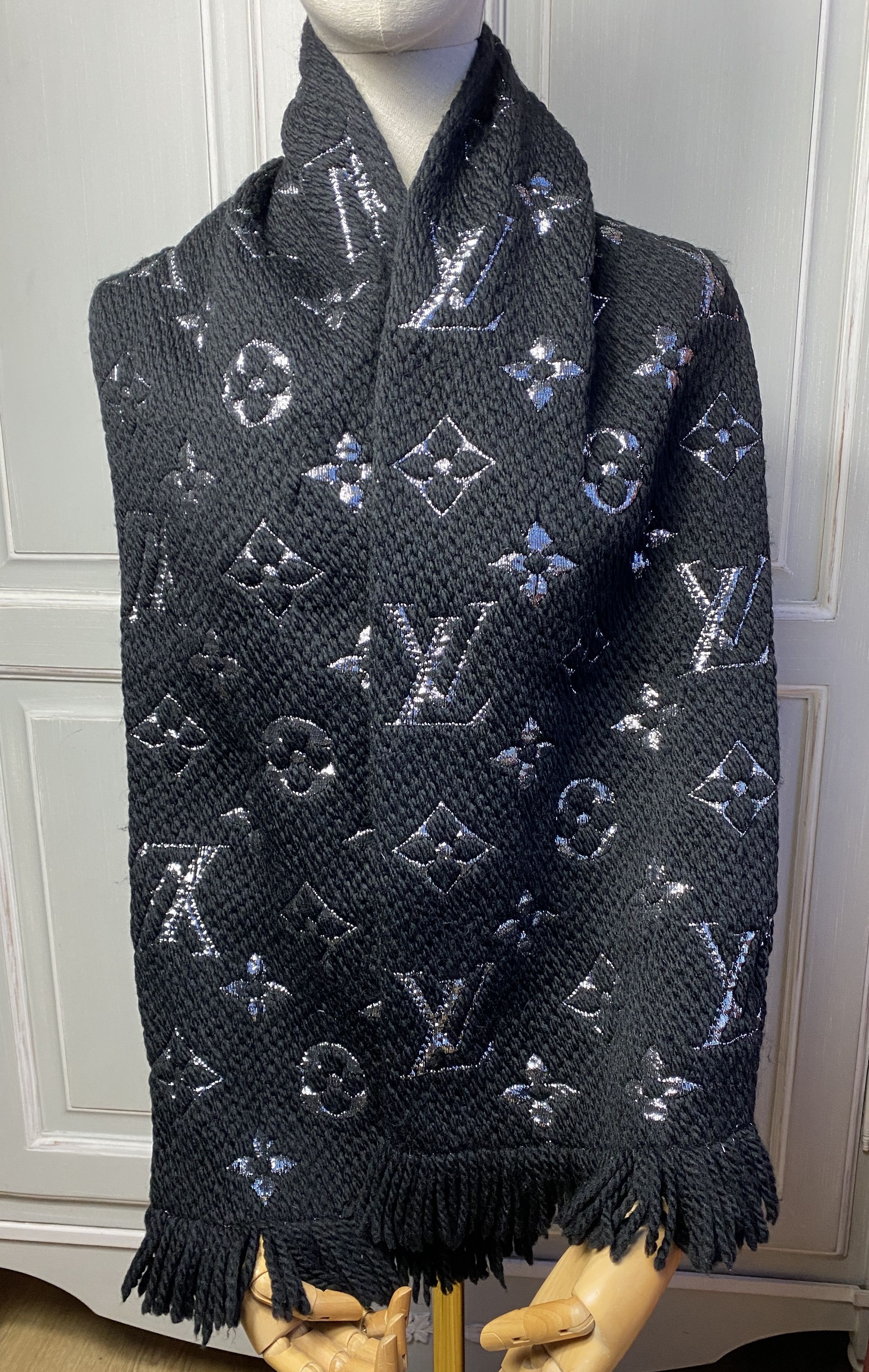 Louis Vuitton Louis Vuitton logomania wool scarf Size ONE SIZE - 2 Thumbnail