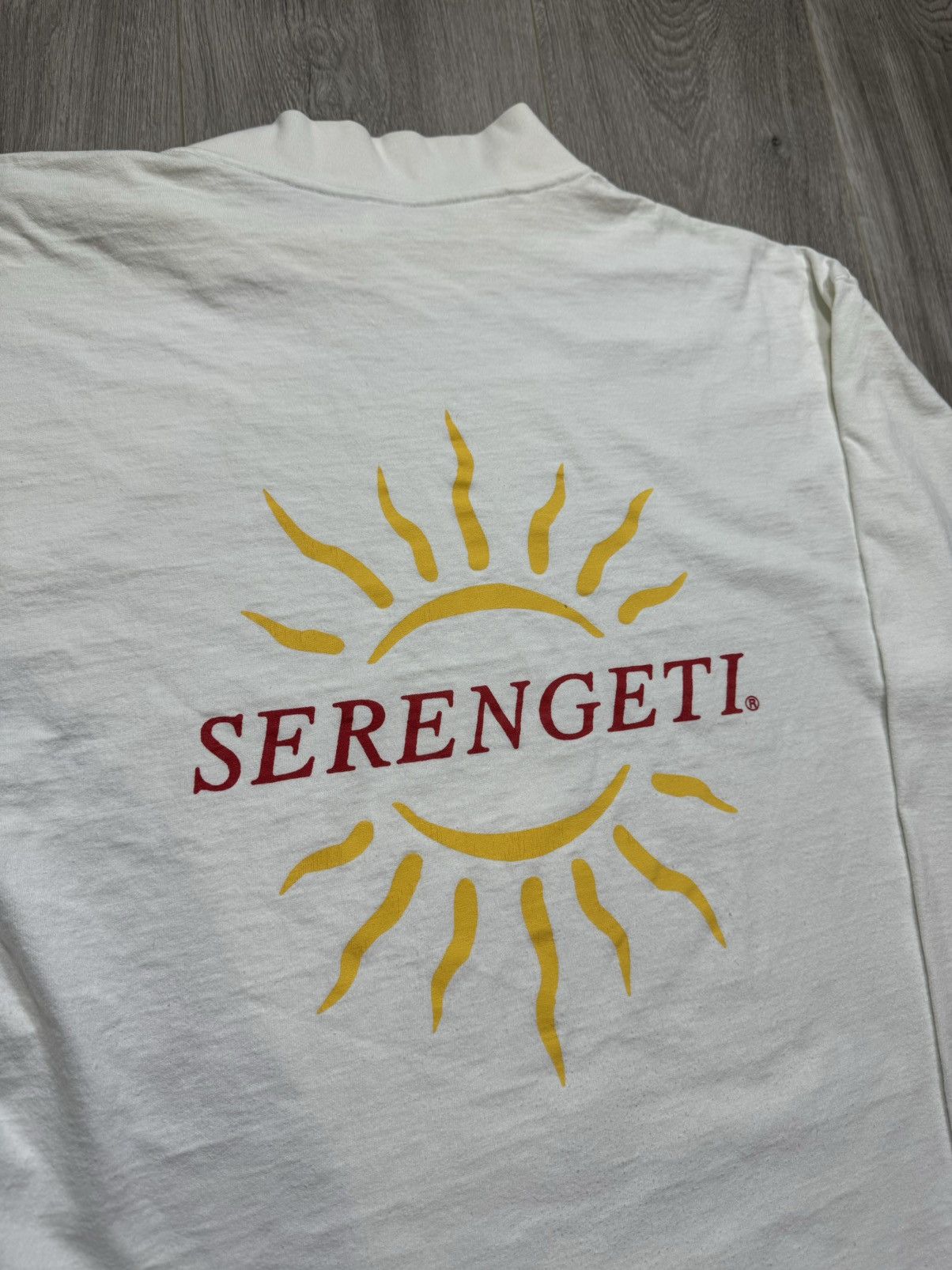Vintage Vintage 80 90's SERENGETI Eyewear Sunglasses Promo Shirt Size US XL / EU 56 / 4 - 6 Thumbnail