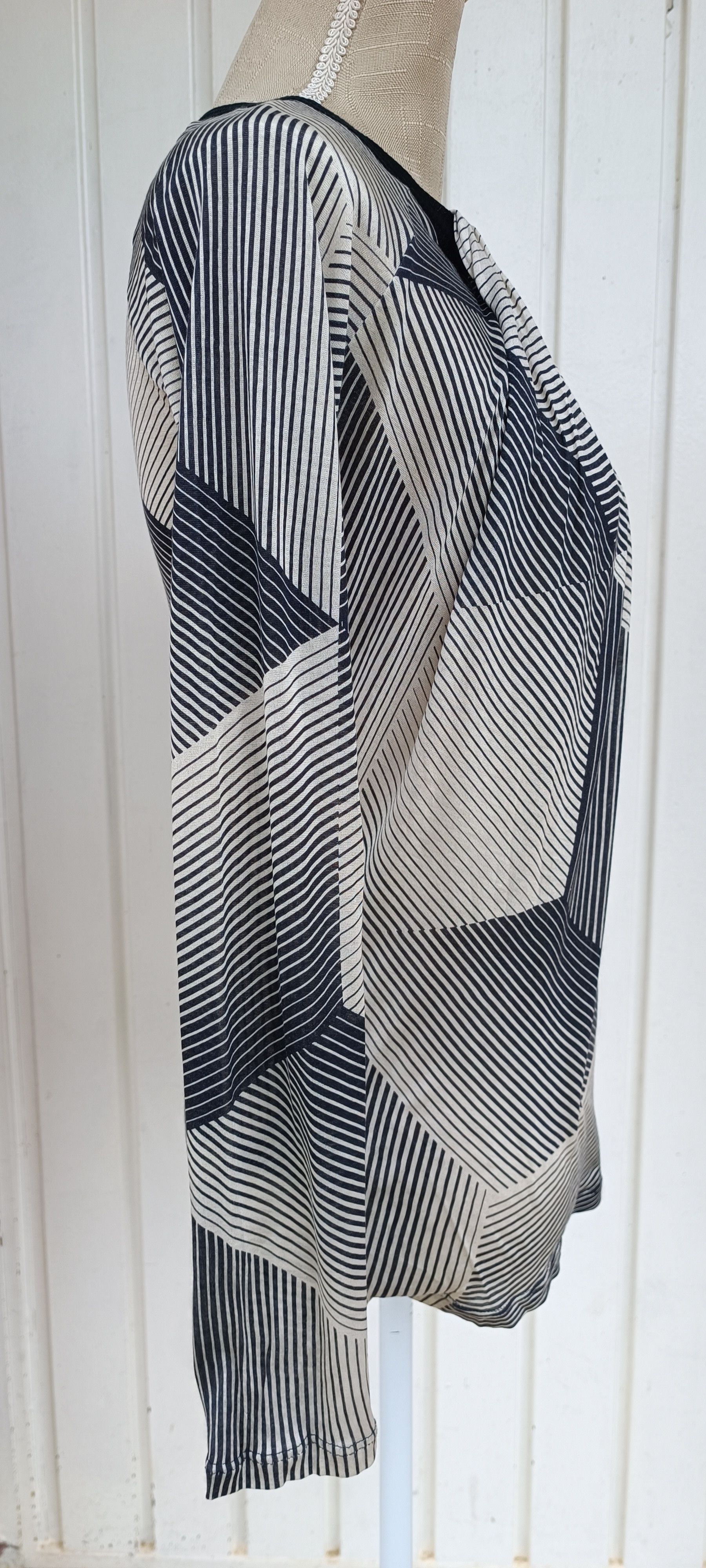 Jean Paul Gaultier 3D_ Geometric motifs- Silk top Size M / US 6-8 / IT 42-44 - 11 Thumbnail