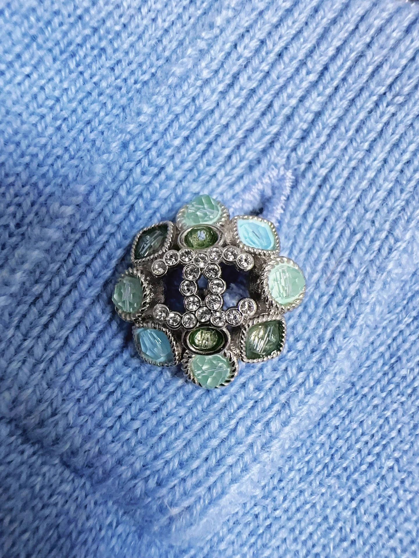 Chanel Chanel 22K Light Blue Floral Gemstone Cashmere Polo Shirt Size XS / US 0-2 / IT 36-38 - 4 Thumbnail