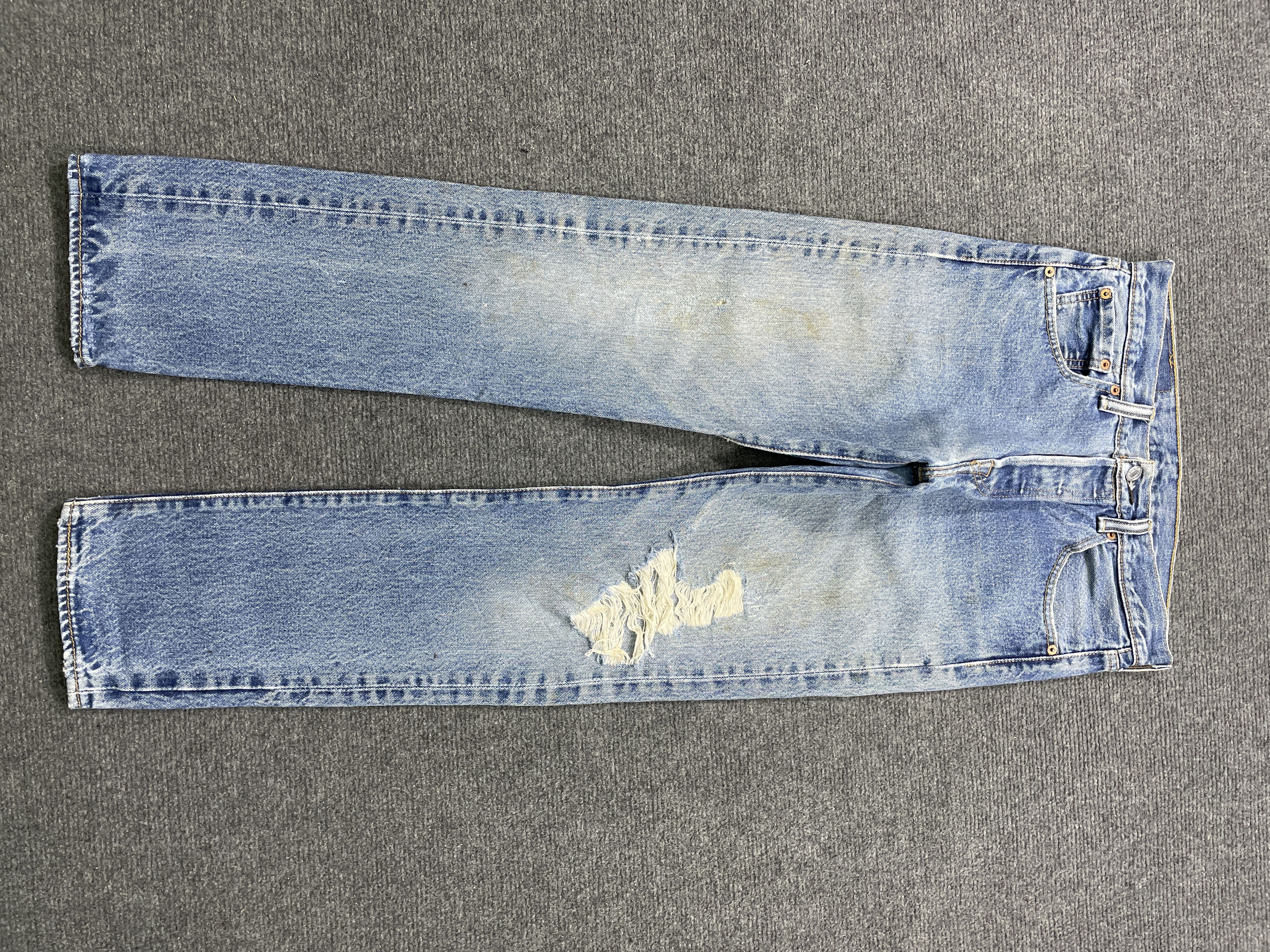 image of Distressed Denim x Levis Vintage Distressed Levis 501 Faded Blue Jeans in Blue Denim (Size 30)