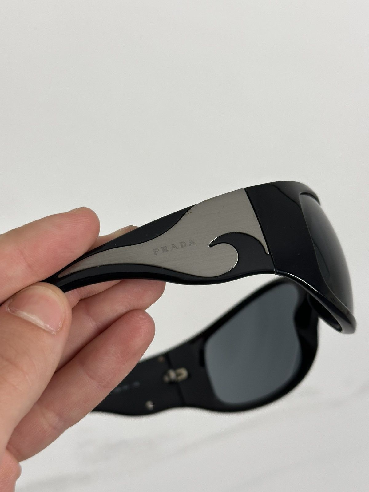 Prada Prada Chrome Flames SS2004/05 Sunglasses With Case Size ONE SIZE - 8 Thumbnail