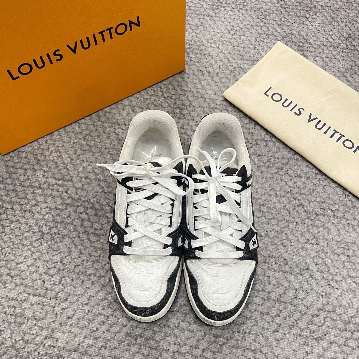 Louis Vuitton LV Trainer Black White Panda Sneakers Size US 8 / EU 41 - 1 Thumbnail