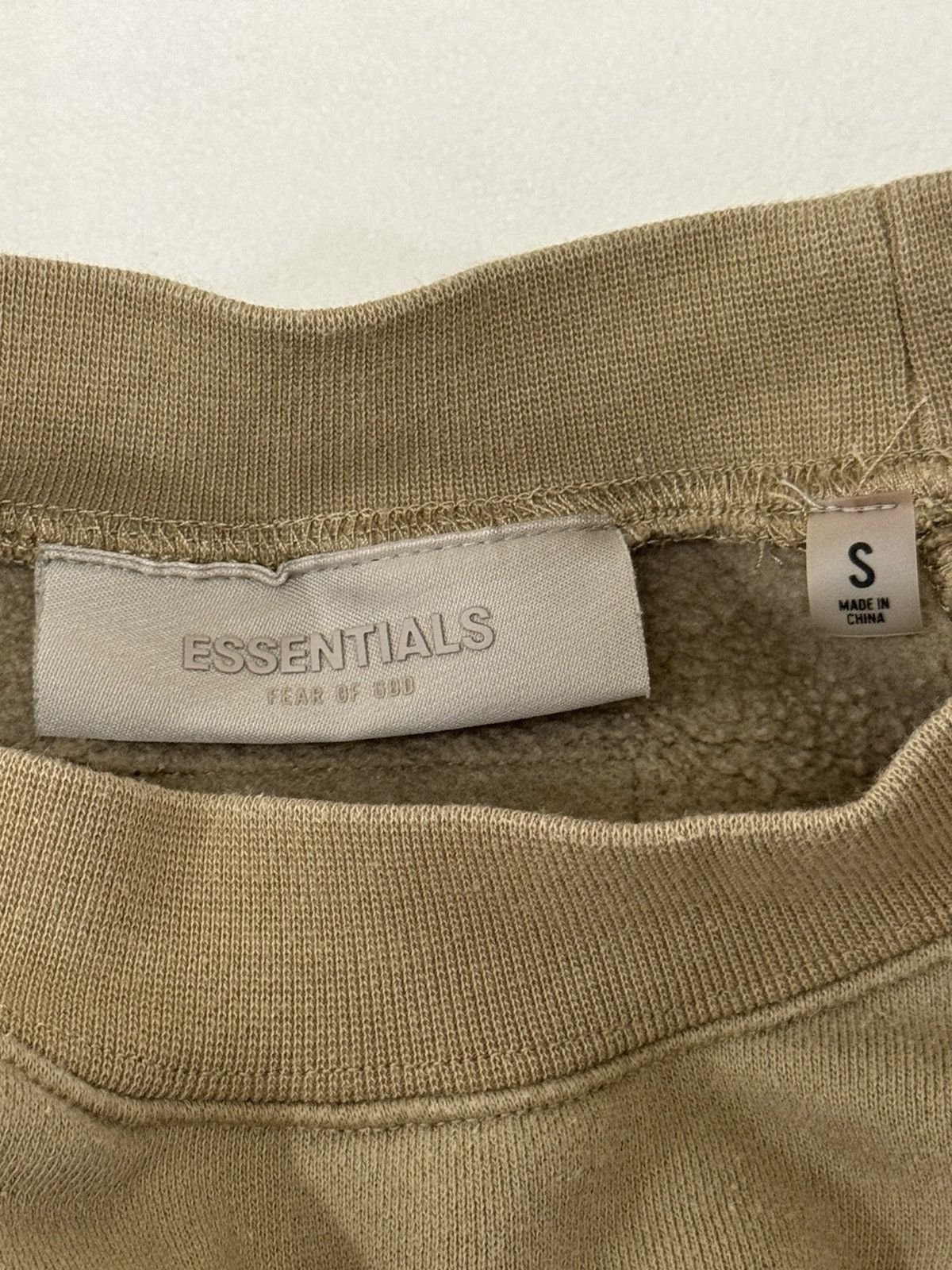 Fear of God Fear of God Essentials Crewneck Oak SZ Small 💥 Size US S / EU 44-46 / 1 - 11 Thumbnail