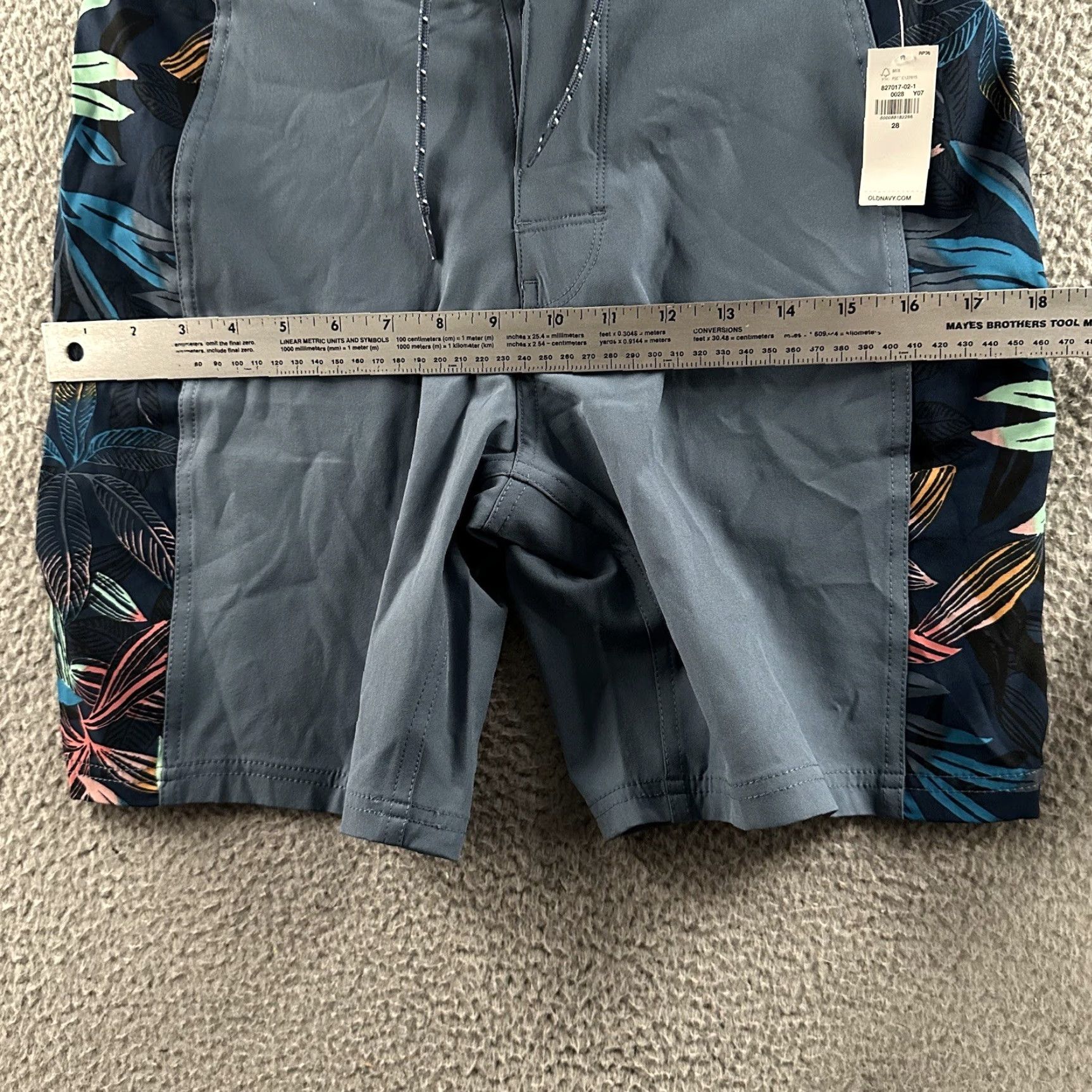 Old Navy Old Navy Mens Board Shorts Multicolor Blue Size 28 Stretch Polyester Spandex Regular Swim Bottom Board Shorts Mens Size US 28 / EU 44 - 7 Thumbnail