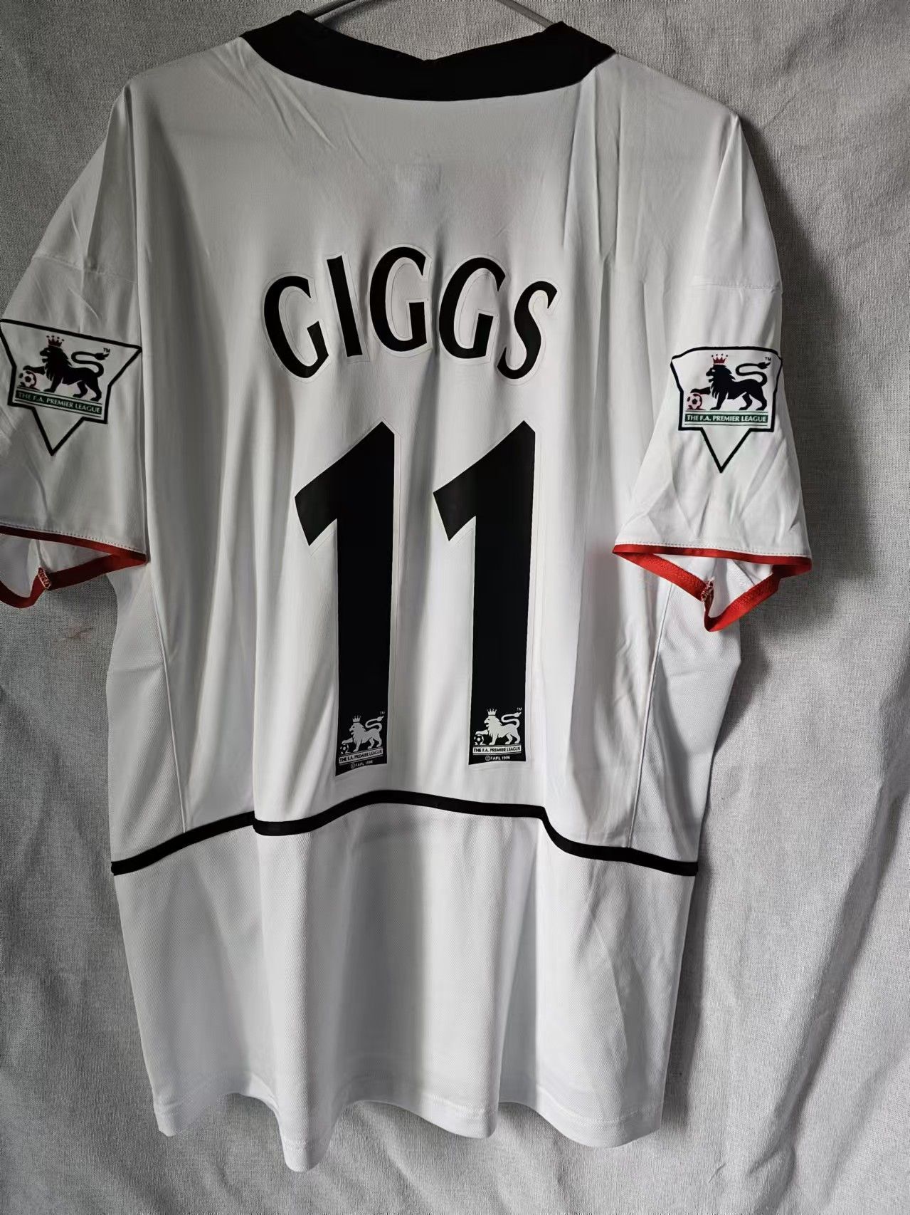 Other 2002 03 Man Utd 11 Ryan Giggs Jersey Away Size US M / EU 48-50 / 2 - 1 Thumbnail