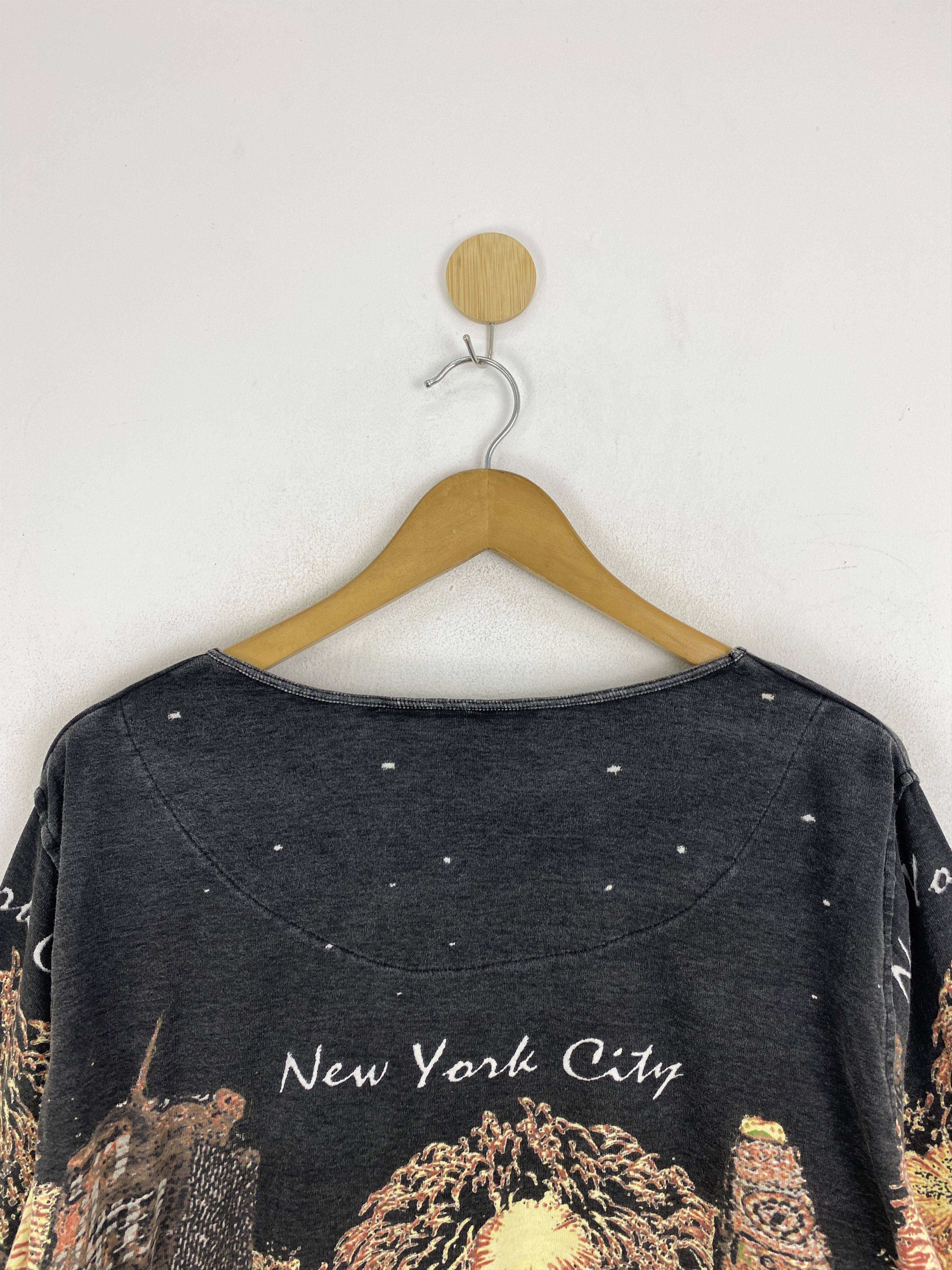 Vintage Vintage June Ashley New York City Sky Line Art Tee TA0696 Size US XXL / EU 58 / 5 - 4 Thumbnail