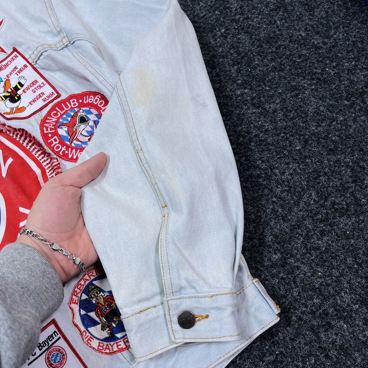 Vintage Vintage Bayern Munich Fan Denim Custom Patch Jacket Size US L / EU 52-54 / 3 - 6 Thumbnail