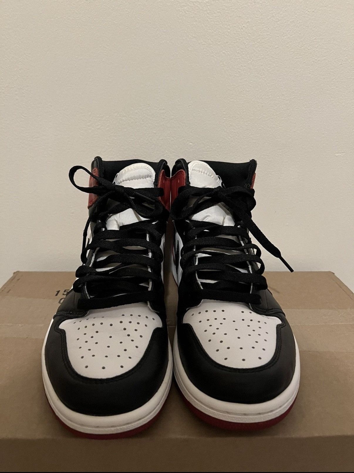 Jordan Brand Air Jordan 1 Retro High OG 'Black Toe' 2016 Size US 10 / EU 43 - 2 Thumbnail