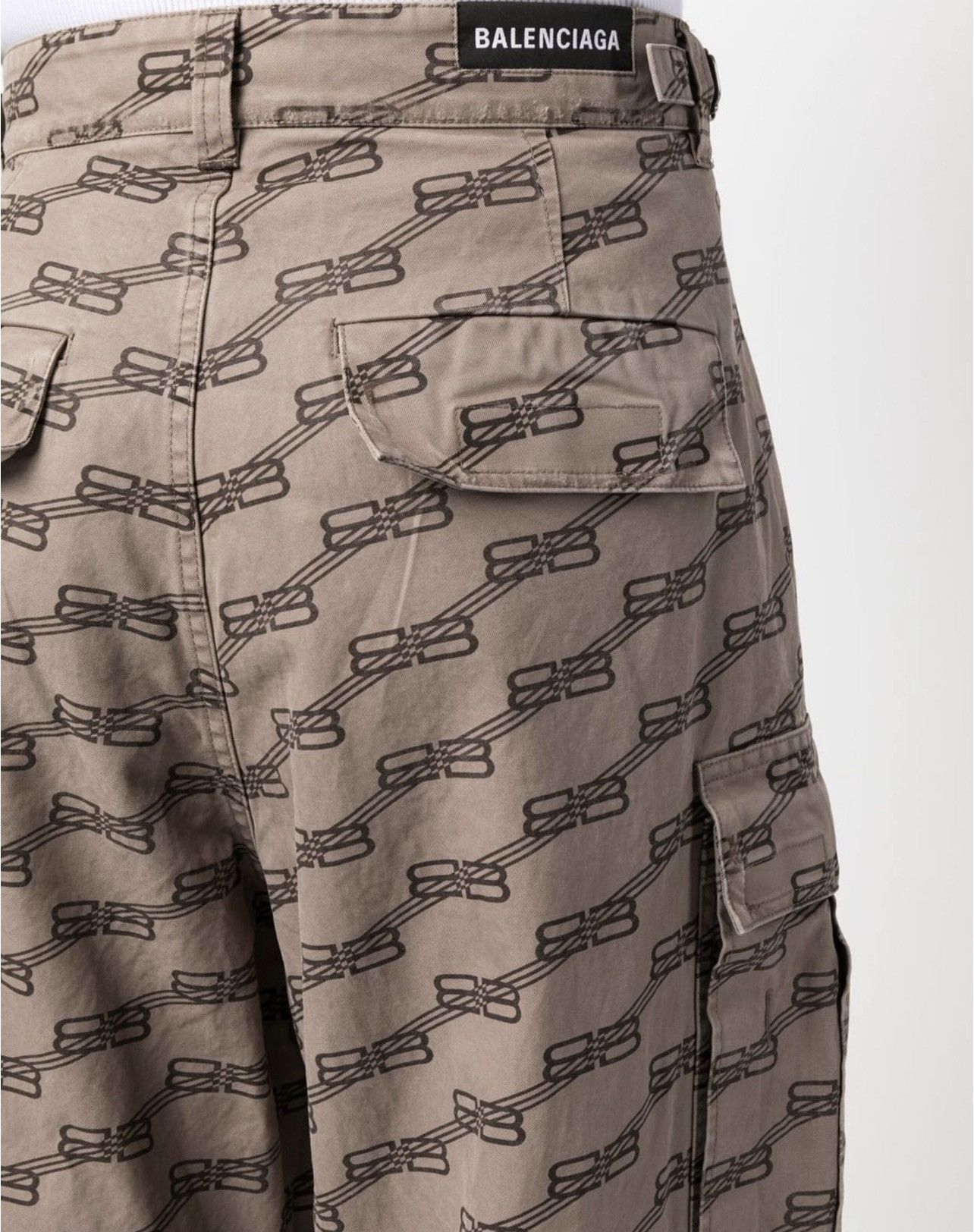Balenciaga Balenciaga All over Logo Print Detachable Cargo Pants Size US 32 / EU 48 - 4 Thumbnail
