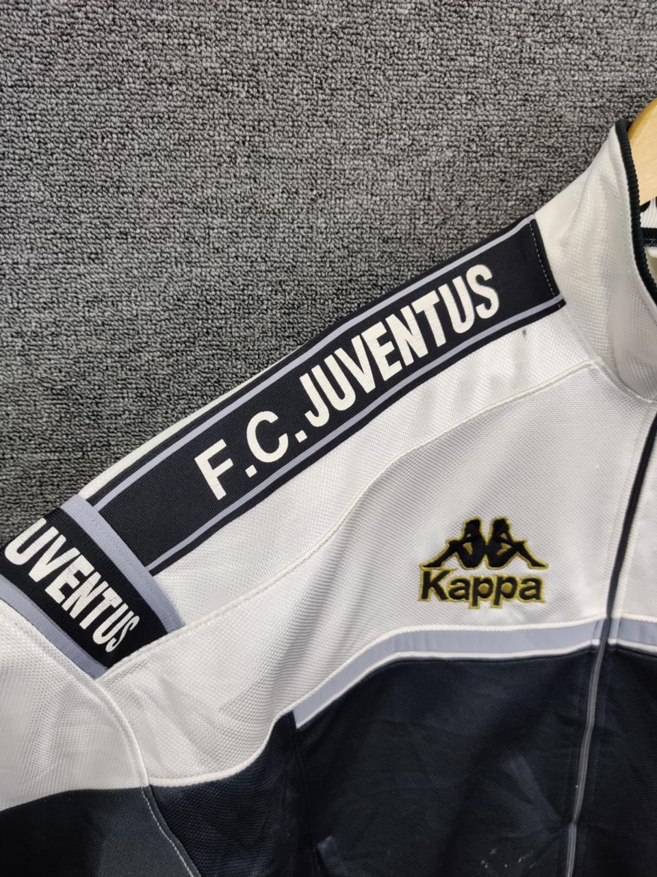 Kappa Vintage Juventus Kappa Soccer Football Sweater Jacket Size US L / EU 52-54 / 3 - 6 Thumbnail