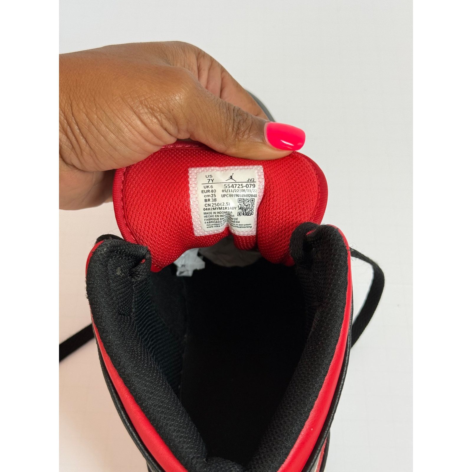 Jordan Brand The Air Jordan 1 Mid 'Black Fire Red' (554725-079) Size US 7 / EU 40 - 2 Thumbnail
