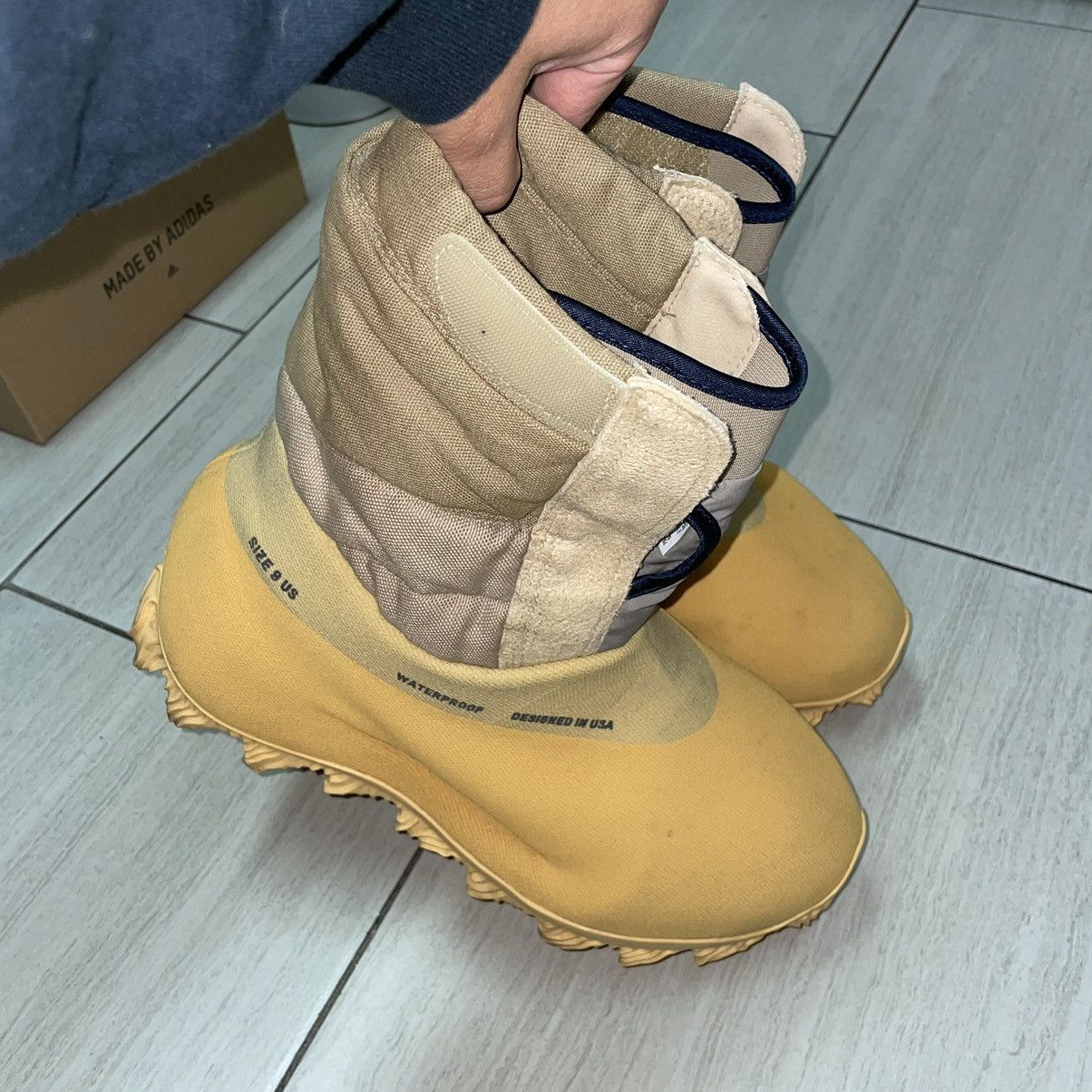 Yeezy Yeezy Knit Runner Boot Size US 9 / EU 42 - 1 Thumbnail