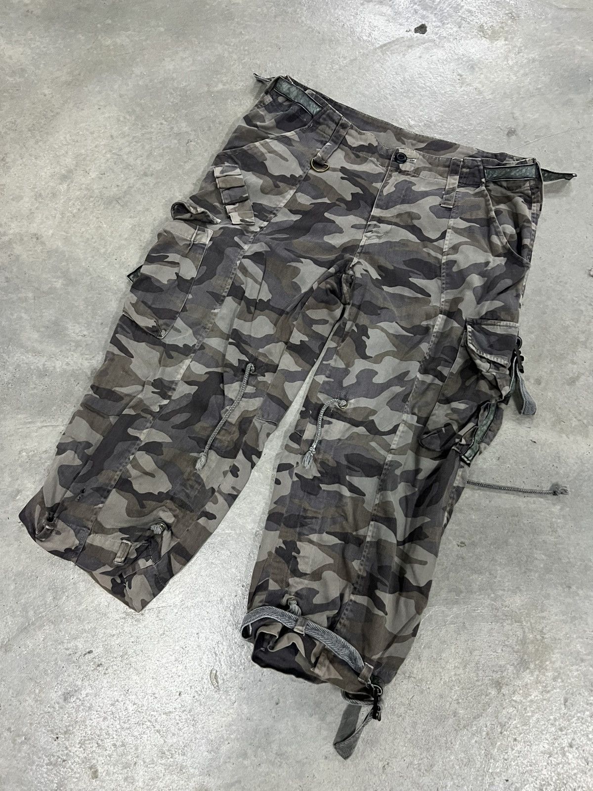 Designer × Japanese Brand Camouflage SHORT CARGO PANT Size US 30 / EU 46 - 4 Thumbnail