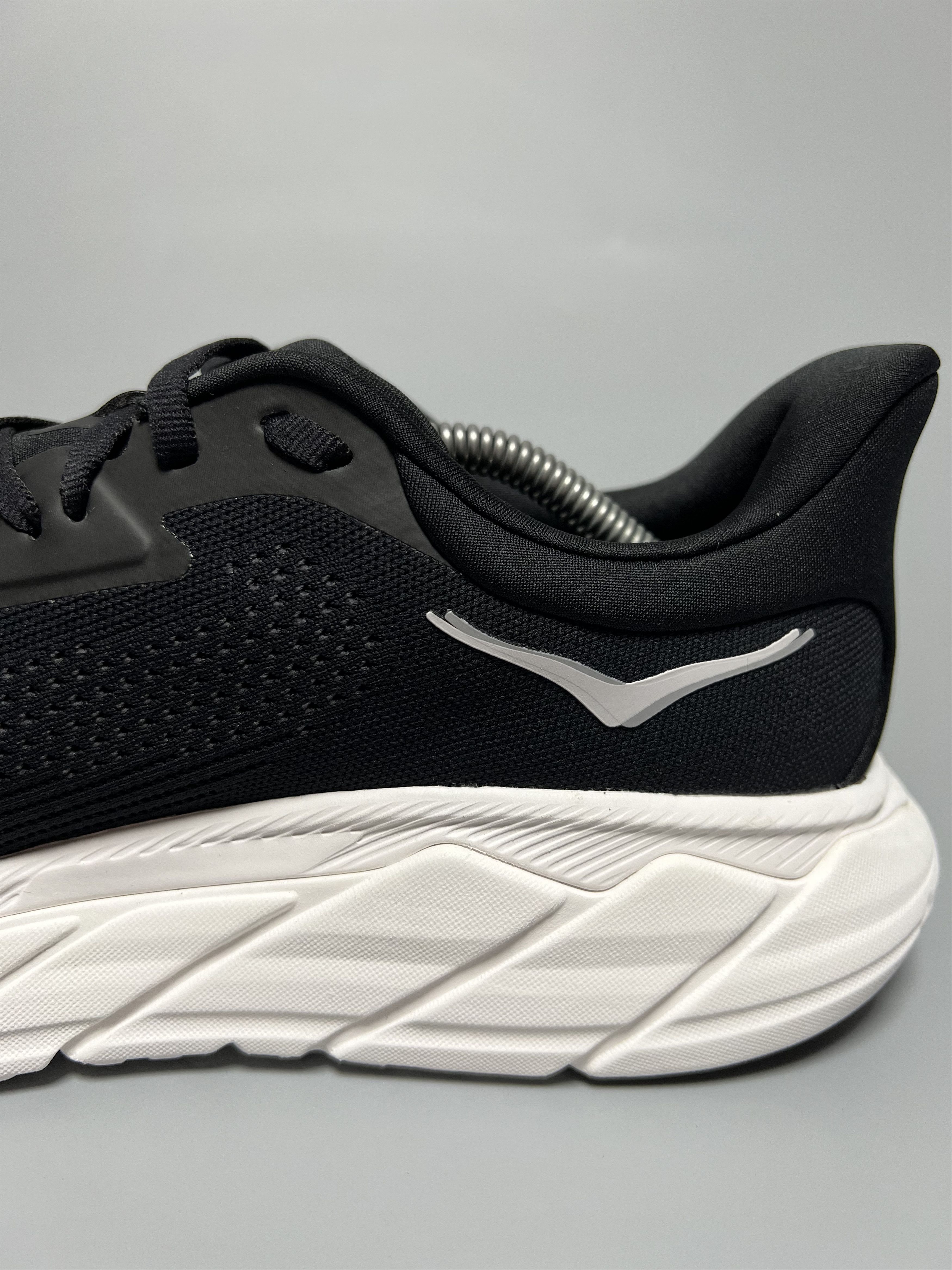 Hoka 9.5 EE Hoka One One Arahi 7 Wide Running Shoes Walking Gym Size US 9.5 / EU 42-43 - 11 Thumbnail