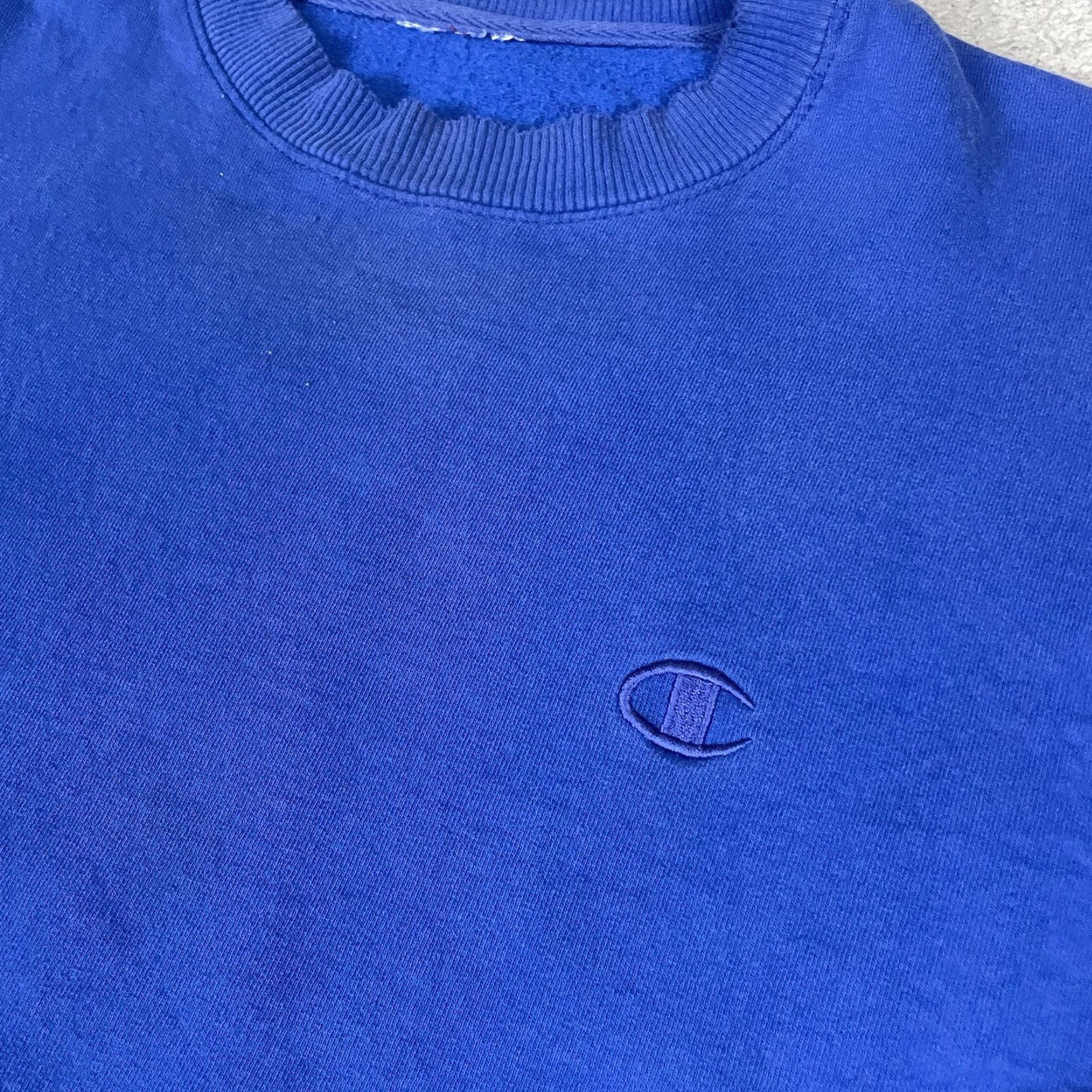 Champion VINTAGE Champion Sweatshirt Mens Large Blue Faded Heavy Cotton Distressed Faded Size US L / EU 52-54 / 3 - 4 Thumbnail
