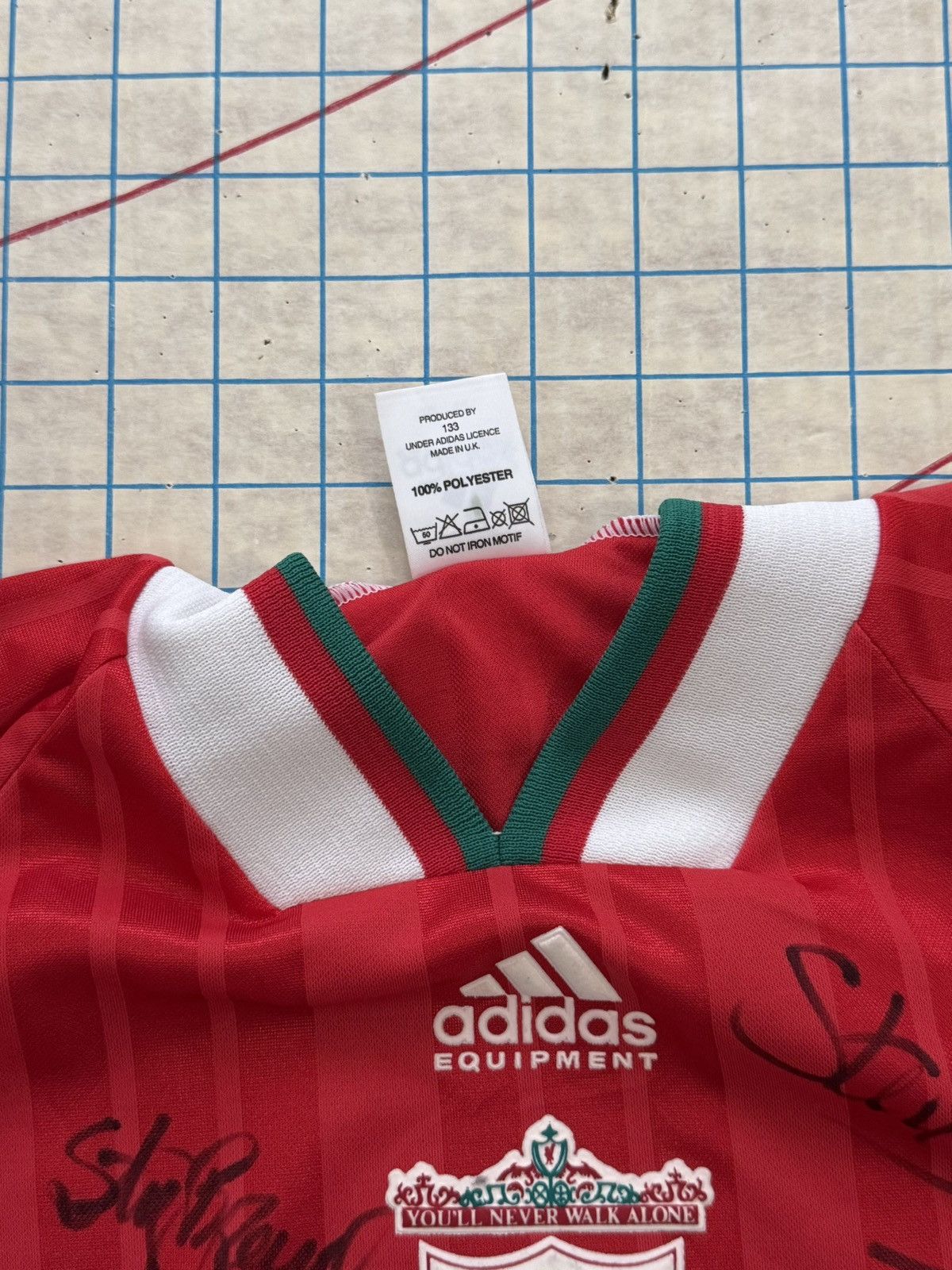 Adidas × Vintage Vintage Adidas Equipment Liverpool Signed Jersey Red Medium Size US M / EU 48-50 / 2 - 11 Thumbnail
