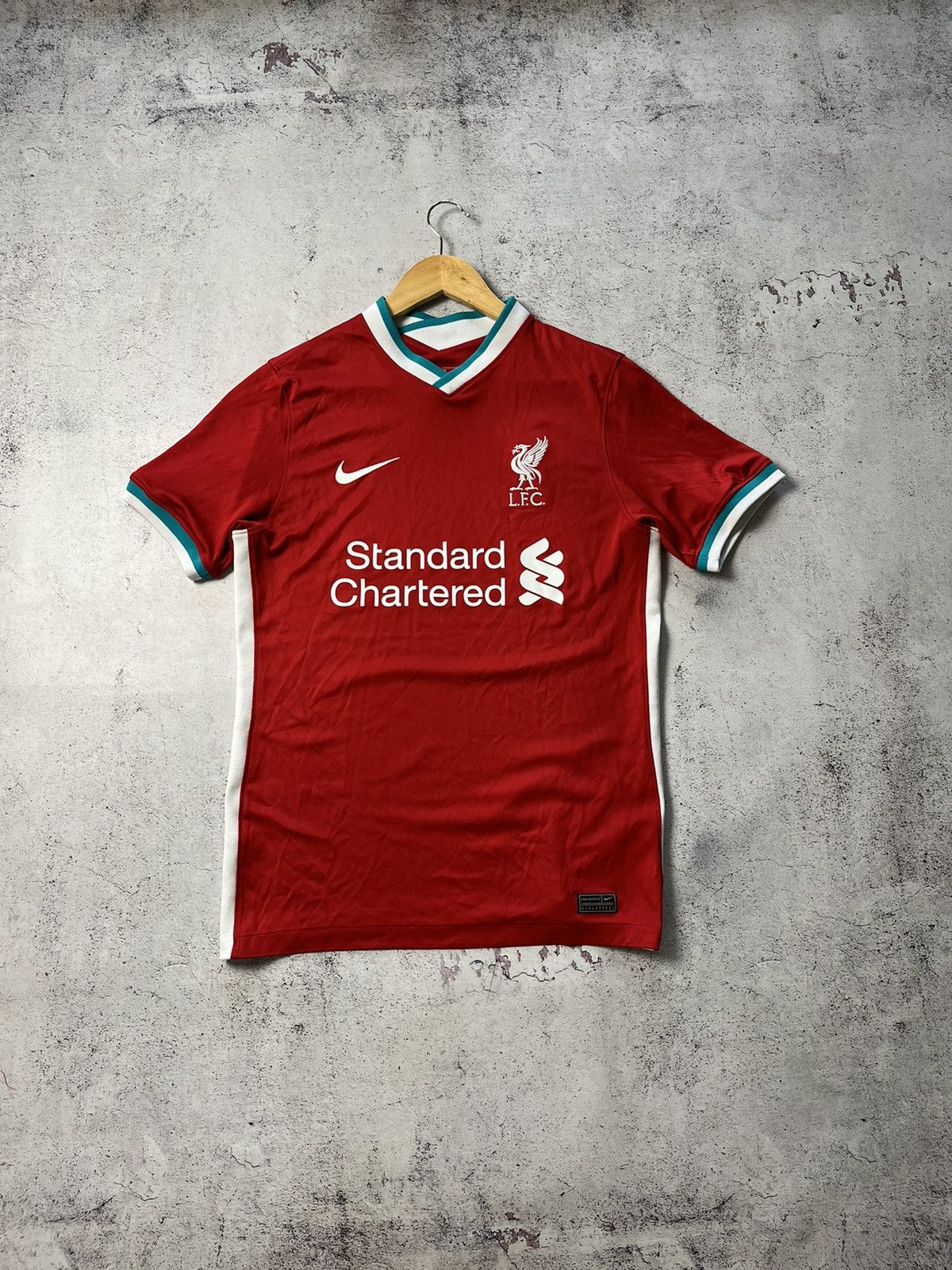 Nike NIKE LIVERPOOL 2020 2021 HOME FOOTBALL SHIRT SOCCER JERSEY Size US S / EU 44-46 / 1 - 1 Thumbnail