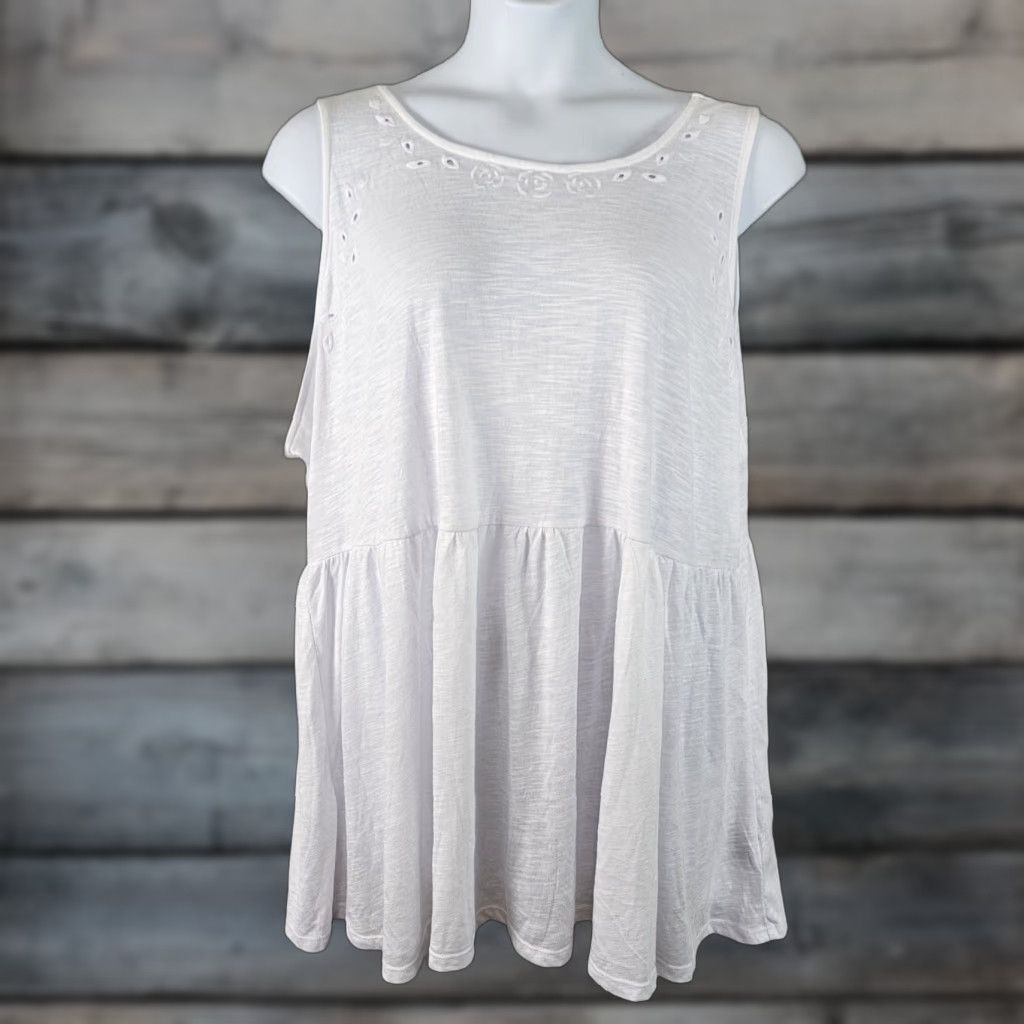 Torrid Torrid Womens Embroidered Top Blouse Size 5X White Sleeveless Tie Back Plus Size Size XXL / US 16-18 / IT 52-54 - 1 Thumbnail