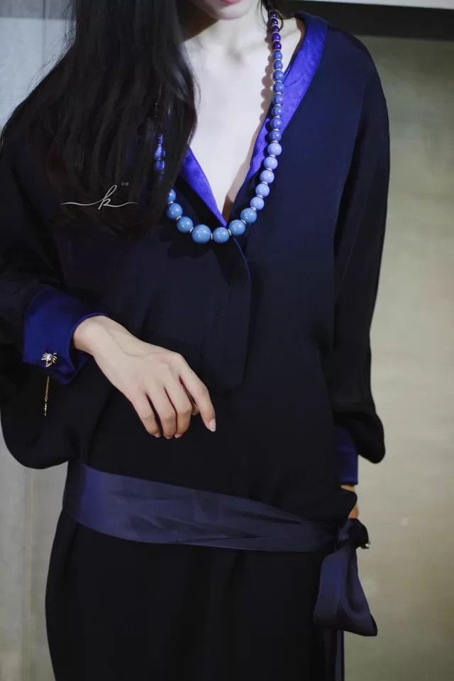 Versace Gianni Versace 80s Navy Tie Batwing Sleeve Shirt Dress Size S / US 4 / IT 40 - 5 Thumbnail