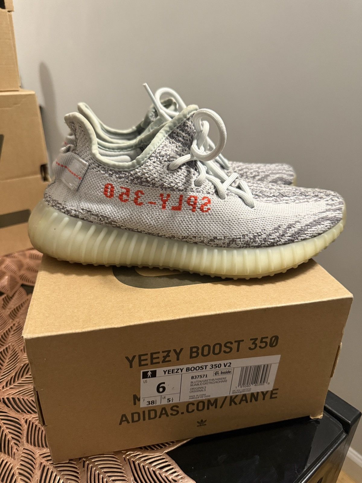 Adidas Adidas Yeezy 350v2 blue tints Size US 6 / EU 39 - 2 Thumbnail