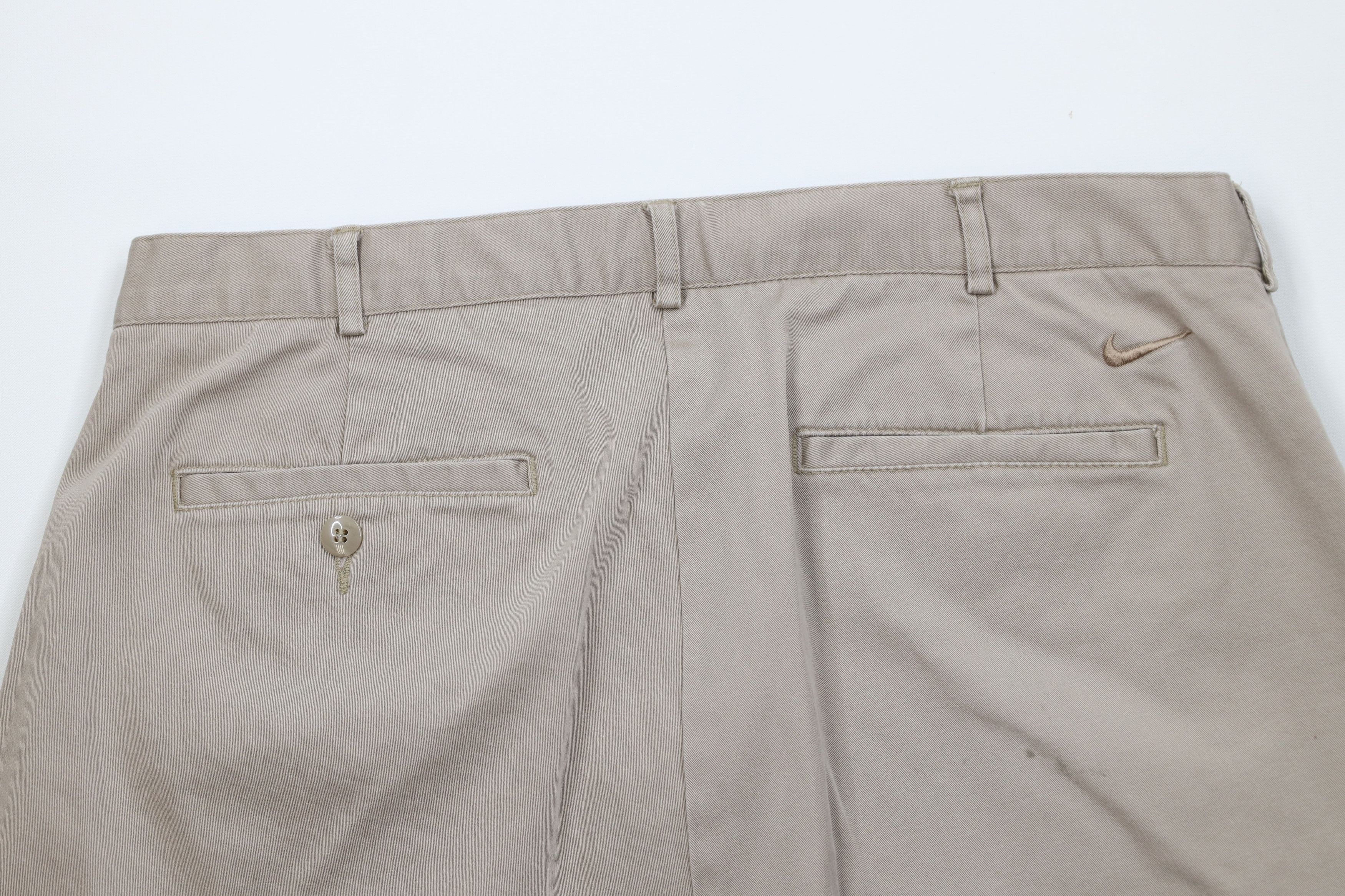 Nike Vintage Nike Mini Swoosh Pleated Above Knee Chino Shorts Size US 36 / EU 52 - 8 Thumbnail