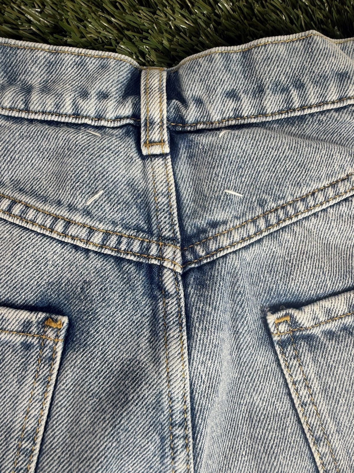 Maison Margiela Maison Margiela Cut-Out Distressed Denim Jeans Size 33" - 15 Thumbnail