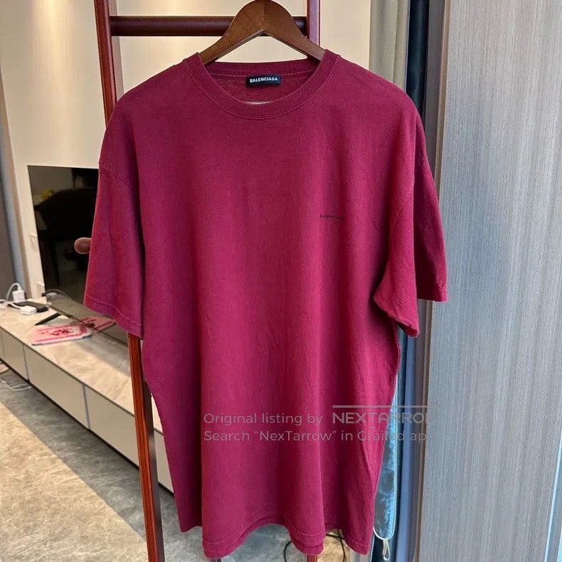 Balenciaga Balenciaga Burgundy small logo short-sleeved T-shirt Size US M / EU 48-50 / 2 - 1 Thumbnail