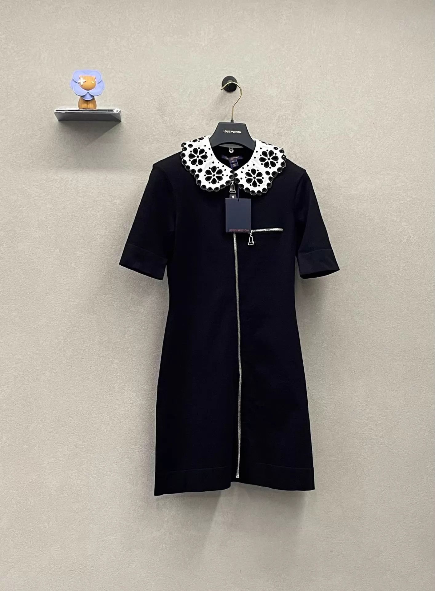 Louis Vuitton LV Zipper Floral Collar Slim Short Dress XS Women's Size XS / US 0-2 / IT 36-38 - 3 Thumbnail