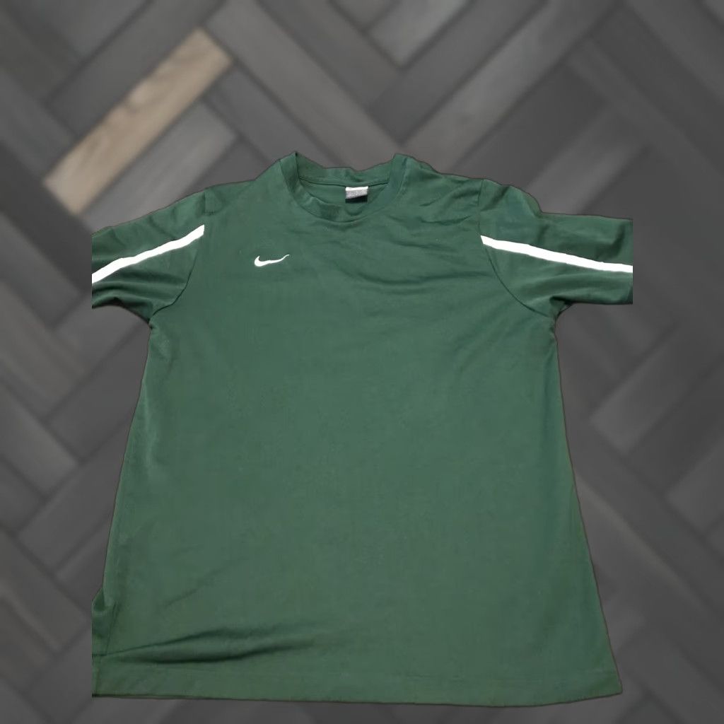 Nike VINTAGE Nike Soccer Jersey Shirt Green Mens L T-Shirt Sports Jersey Crew Neck Short Sleeve Pullover Breathable All Seasons Activewear 100% Polyester Size US L / EU 52-54 / 3 - 1 Thumbnail