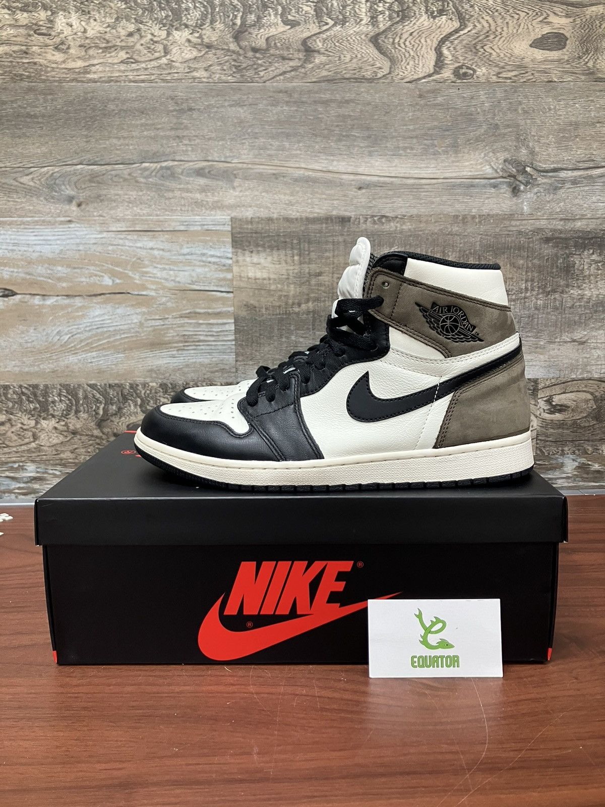 Jordan Brand Jordan 1 Retro High Mocha Size 10.5 Size US 10.5 / EU 43-44 - 5 Thumbnail