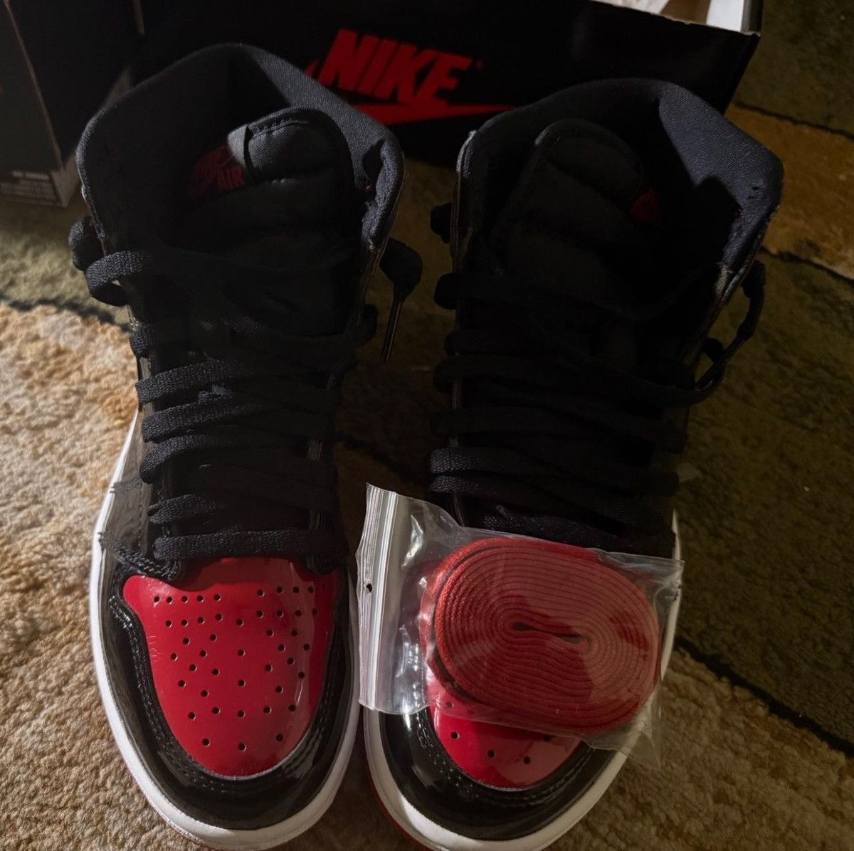 Jordan Brand × Nike Air Jordan 1 Retro High OG 'Patent Bred’ Size US 7.5 / IT 37.5 - 2 Thumbnail