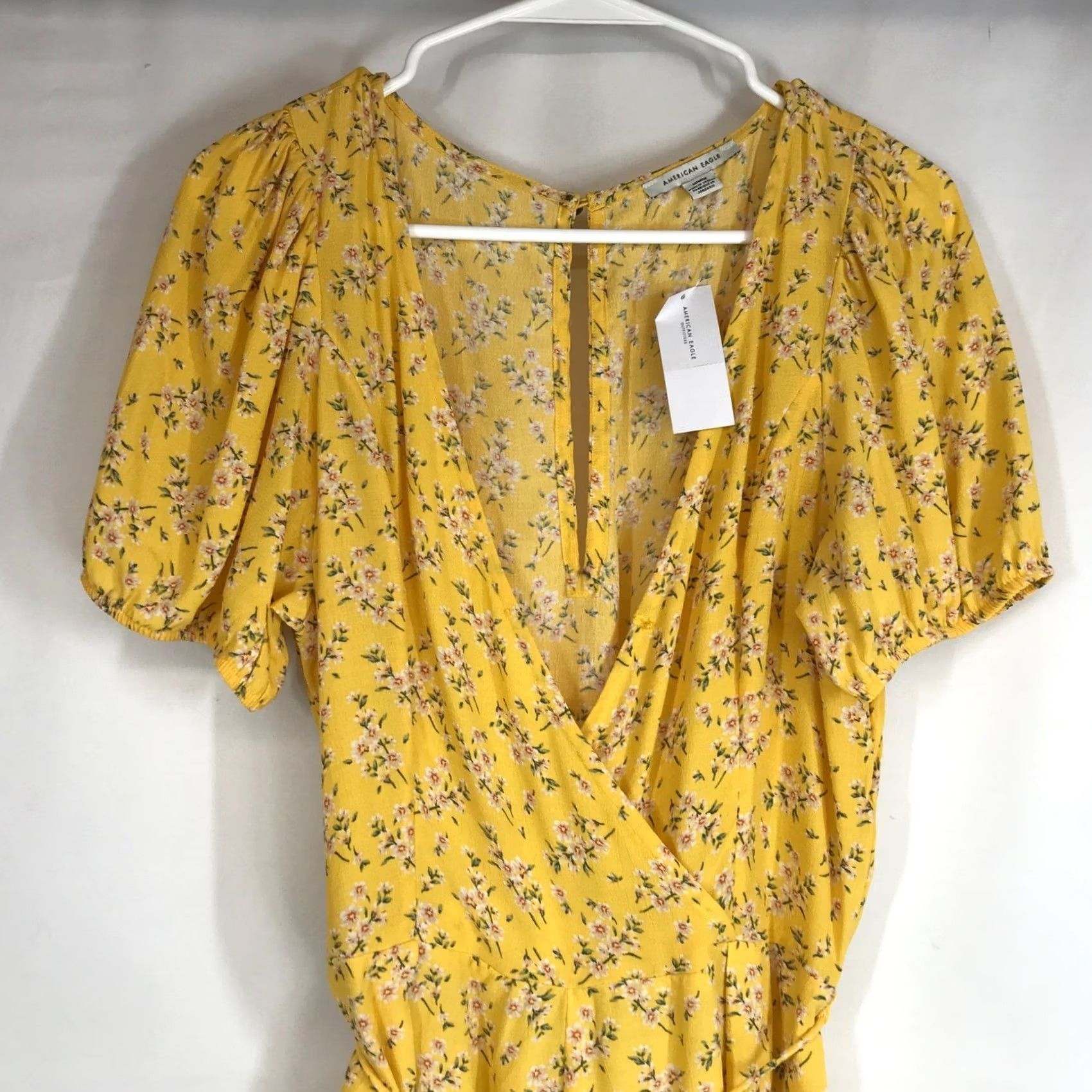 Vintage VINTAGE? No. American Eagle yellow floral puff sleeve wrap romper playsuit Size 32" / US 10 / IT 46 - 2 Thumbnail