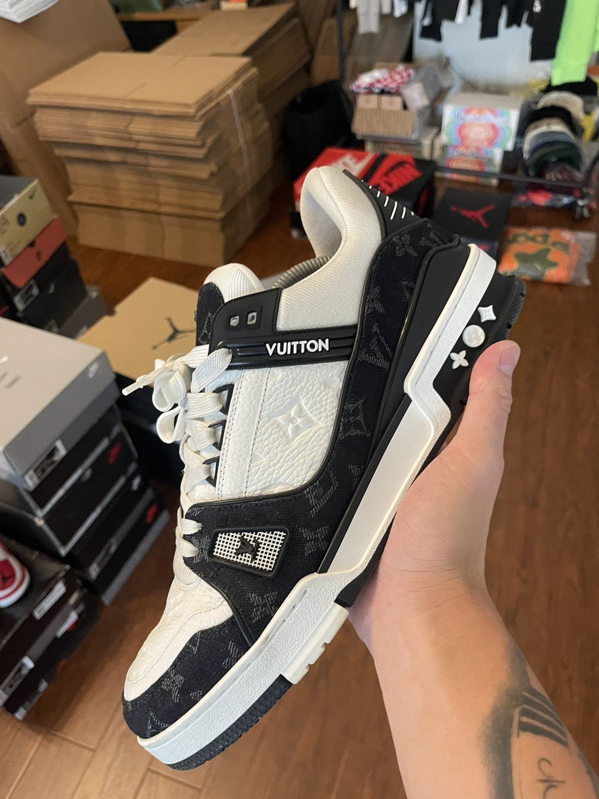 Louis Vuitton LV Trainer Size 10 LV (11.5-12US) SUPER CLEAN OG ALL Size US 11.5 / EU 44-45 - 2 Thumbnail